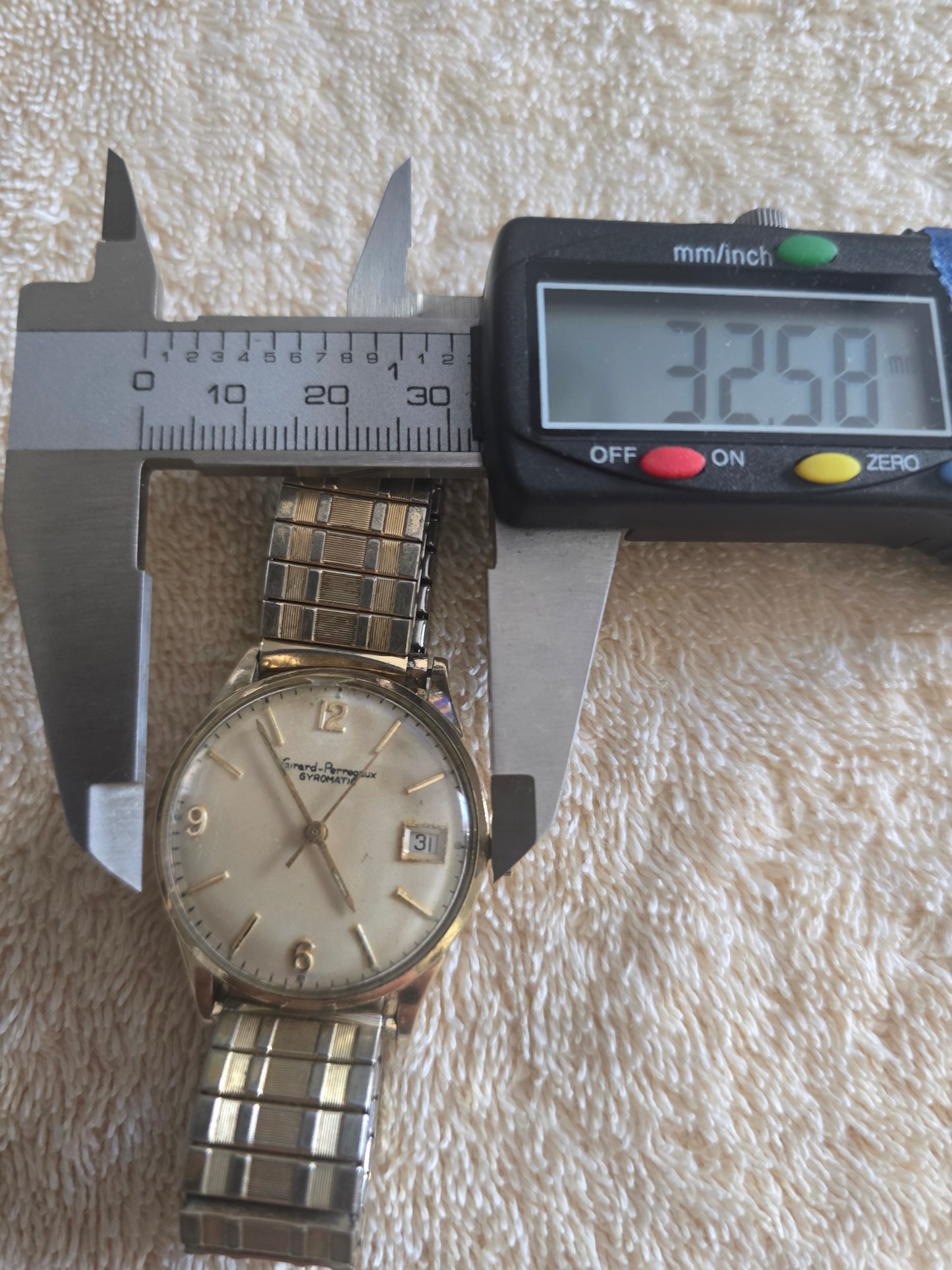 Vintage one of a kind Girard Perregaux Gyromatic running wristwatch