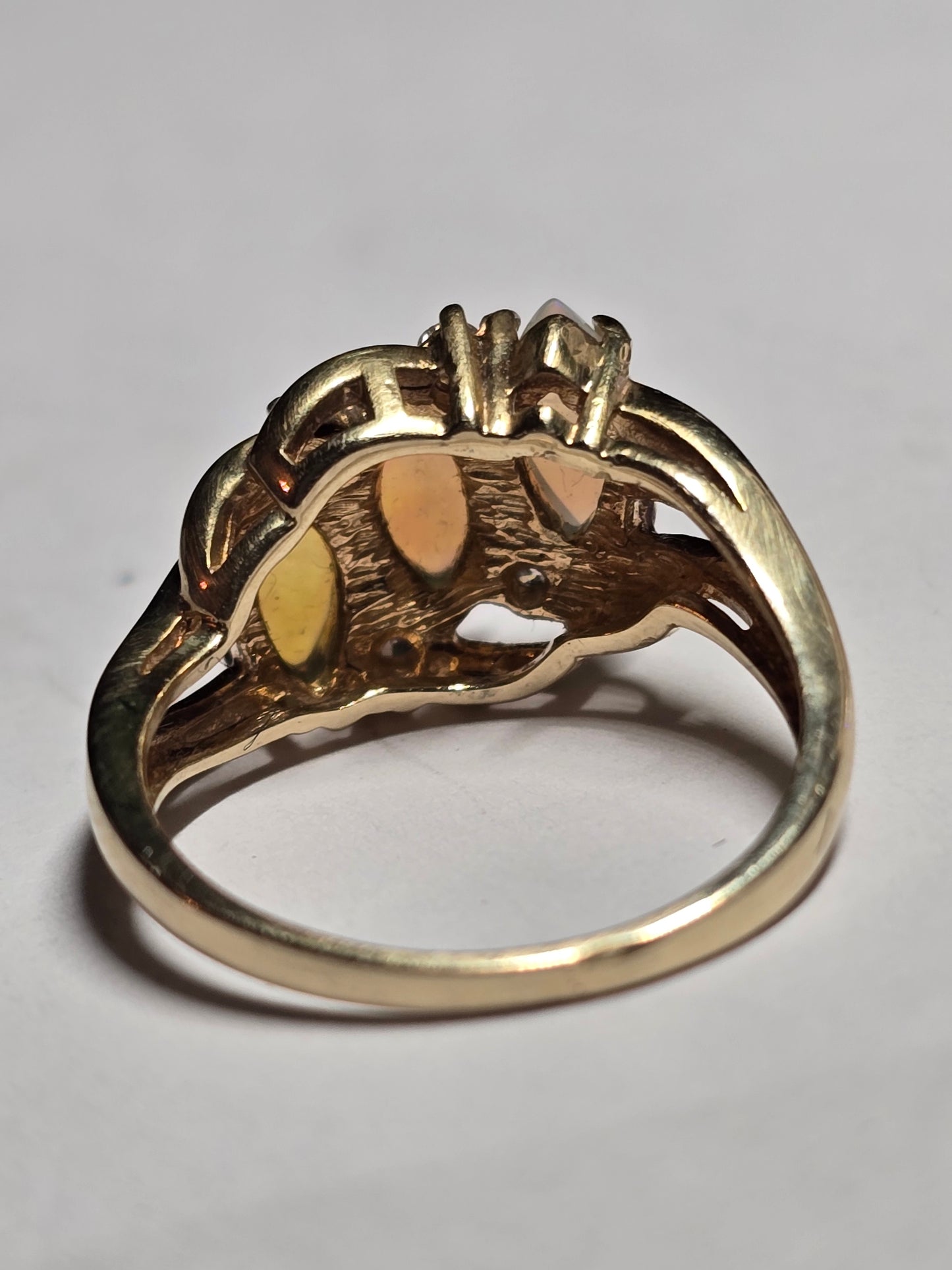 14k gold opals and diamonds ring