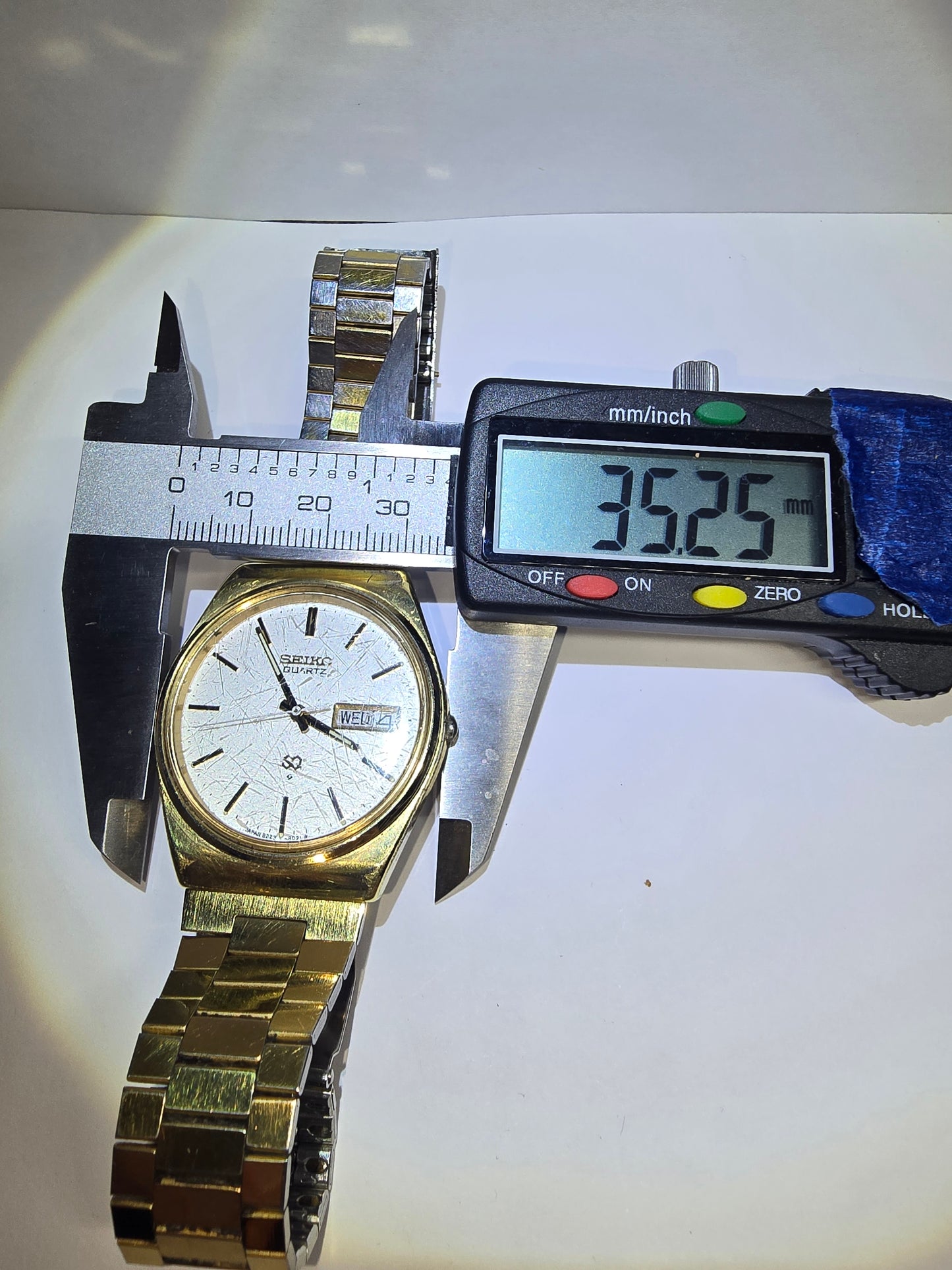 Vintage Seiko SQ 8223-8029 day-date quartz watch