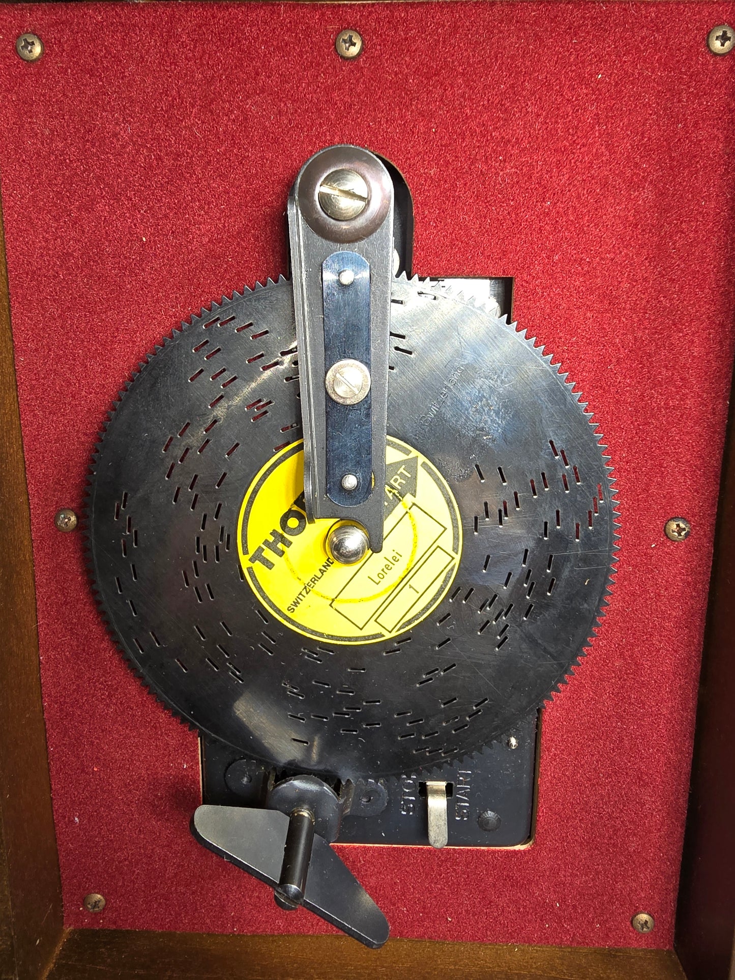 Vintage Thorens metal disc musical box Swiss 9 discs incl.
