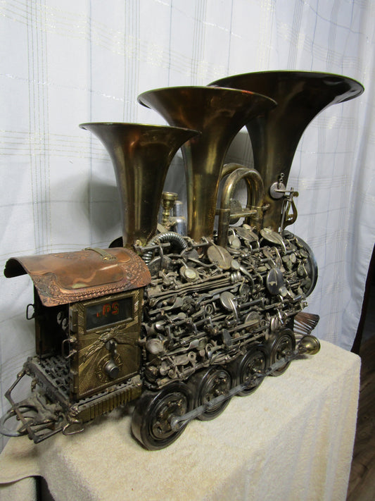 Sonny Dalton steampunk metal locomotive art
