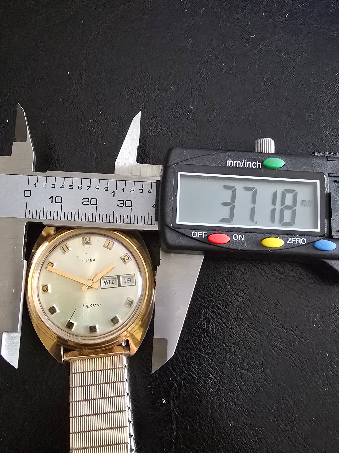 TIMEX ELECTRIC DAY DATE WRIST WATCH "VINTAGE"
