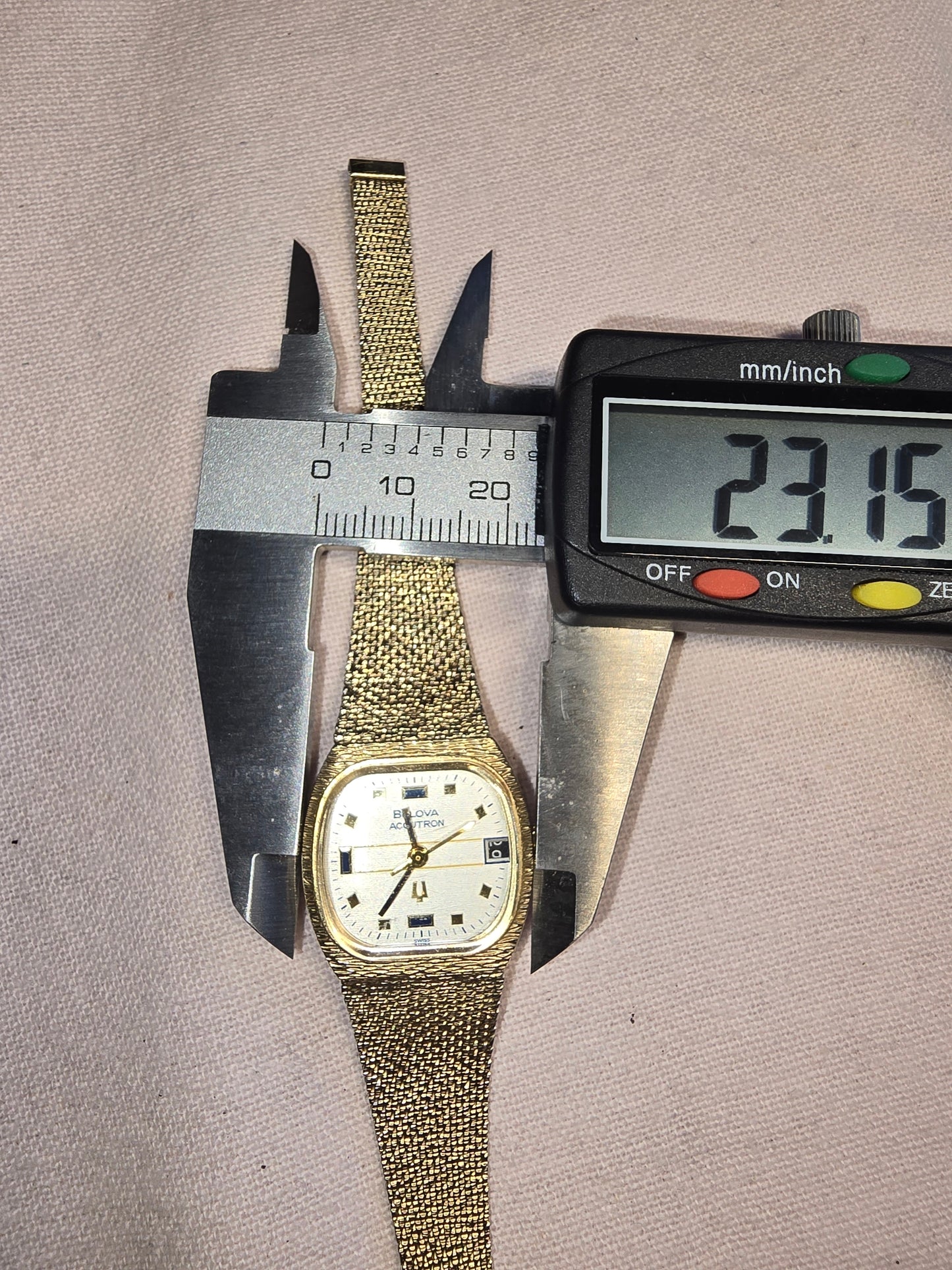 VINTAGE BULOVA ACCUTRON  NEW OLD STOCK