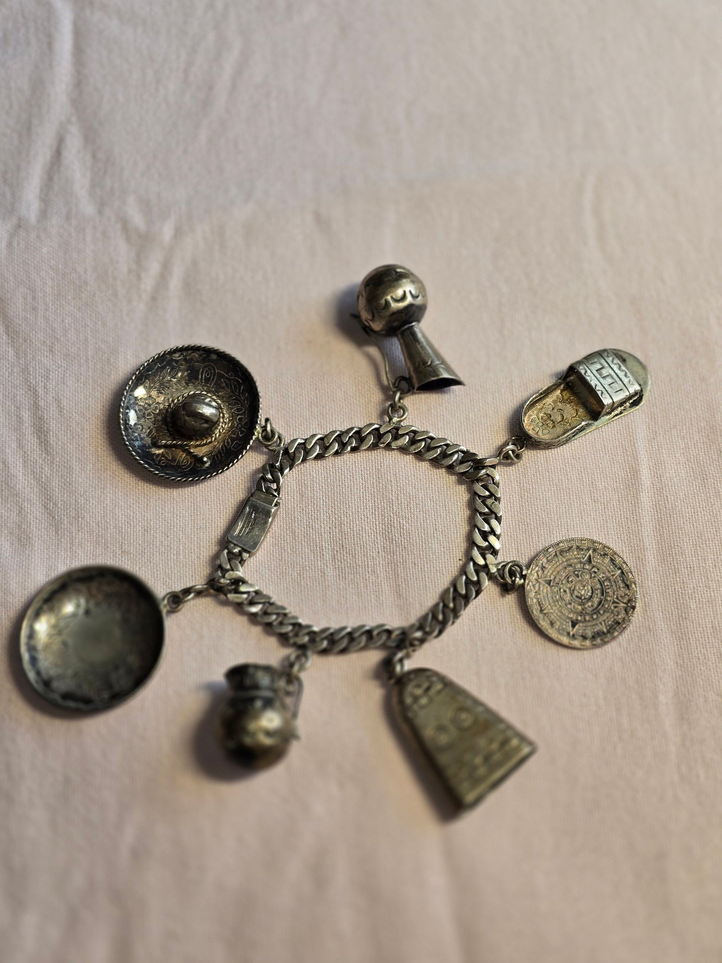 VINTAGE STERLING SILVER BRACELET