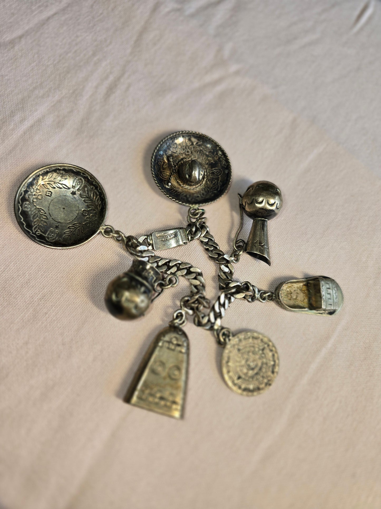 VINTAGE STERLING SILVER BRACELET