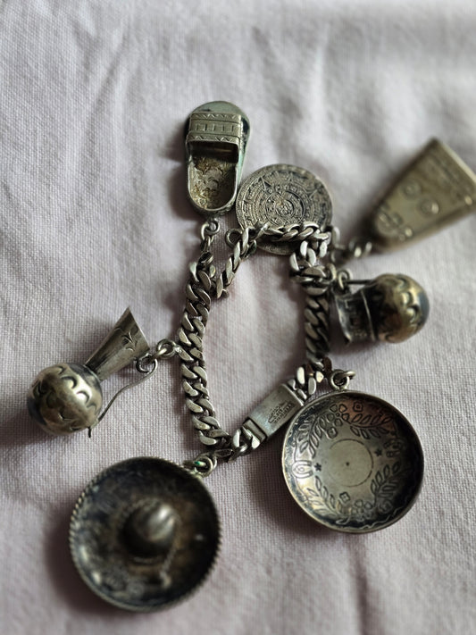 VINTAGE STERLING SILVER BRACELET