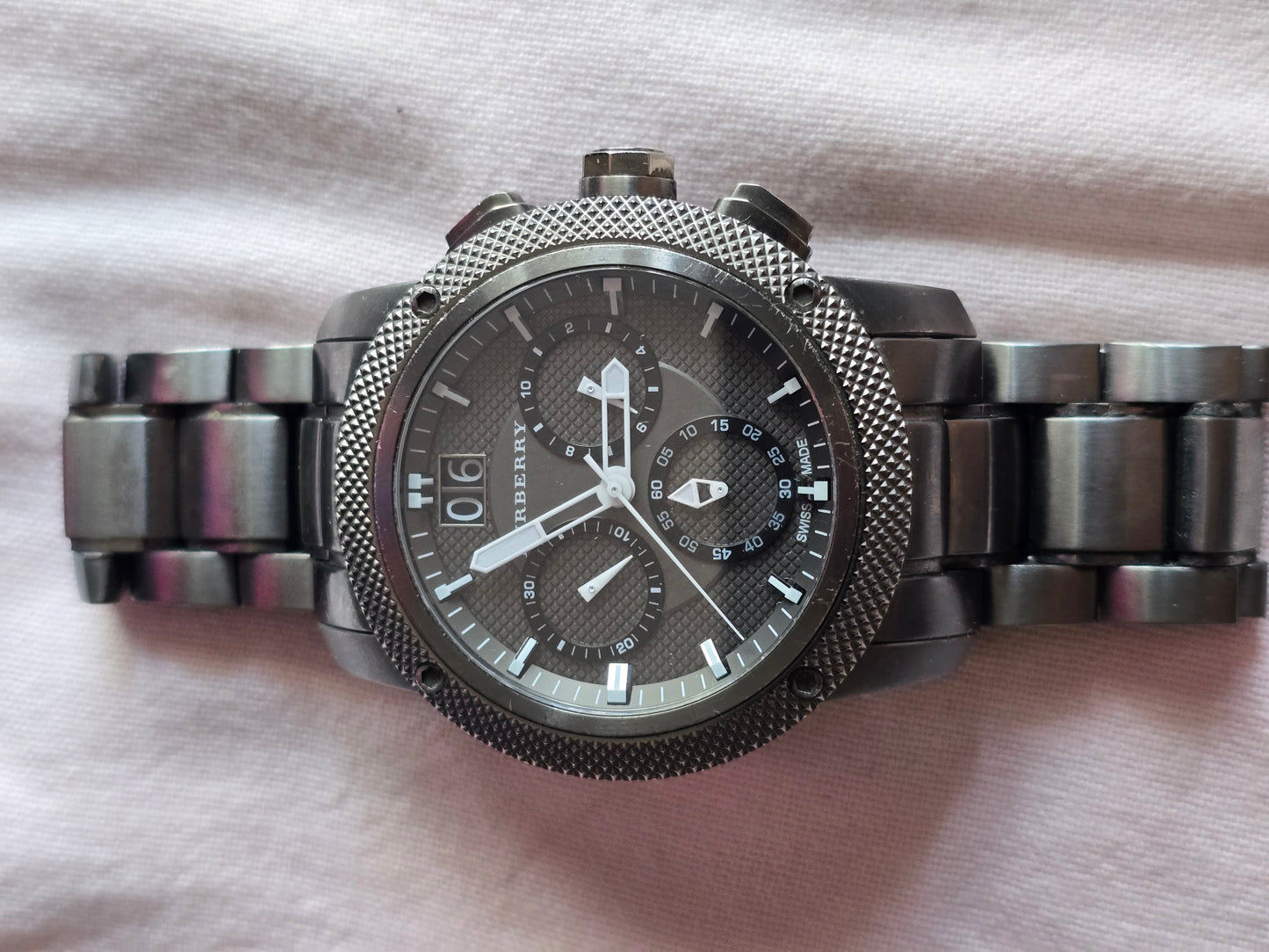 VINTAGE BURBERRY GUNMETAL GRAY TONE, STAINLESS STEEL BU9801