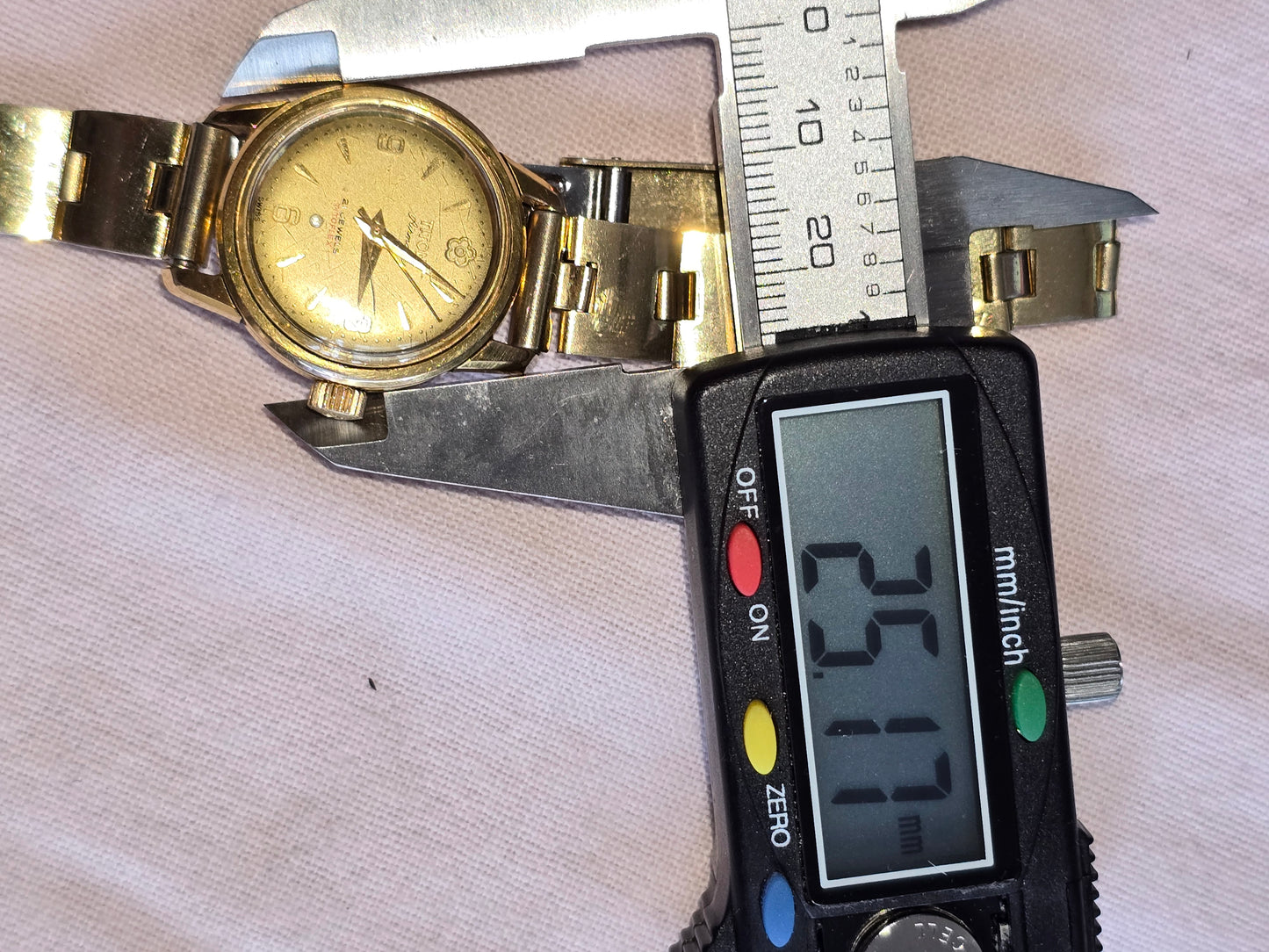 VINTAGE TITONI AIRMASTER