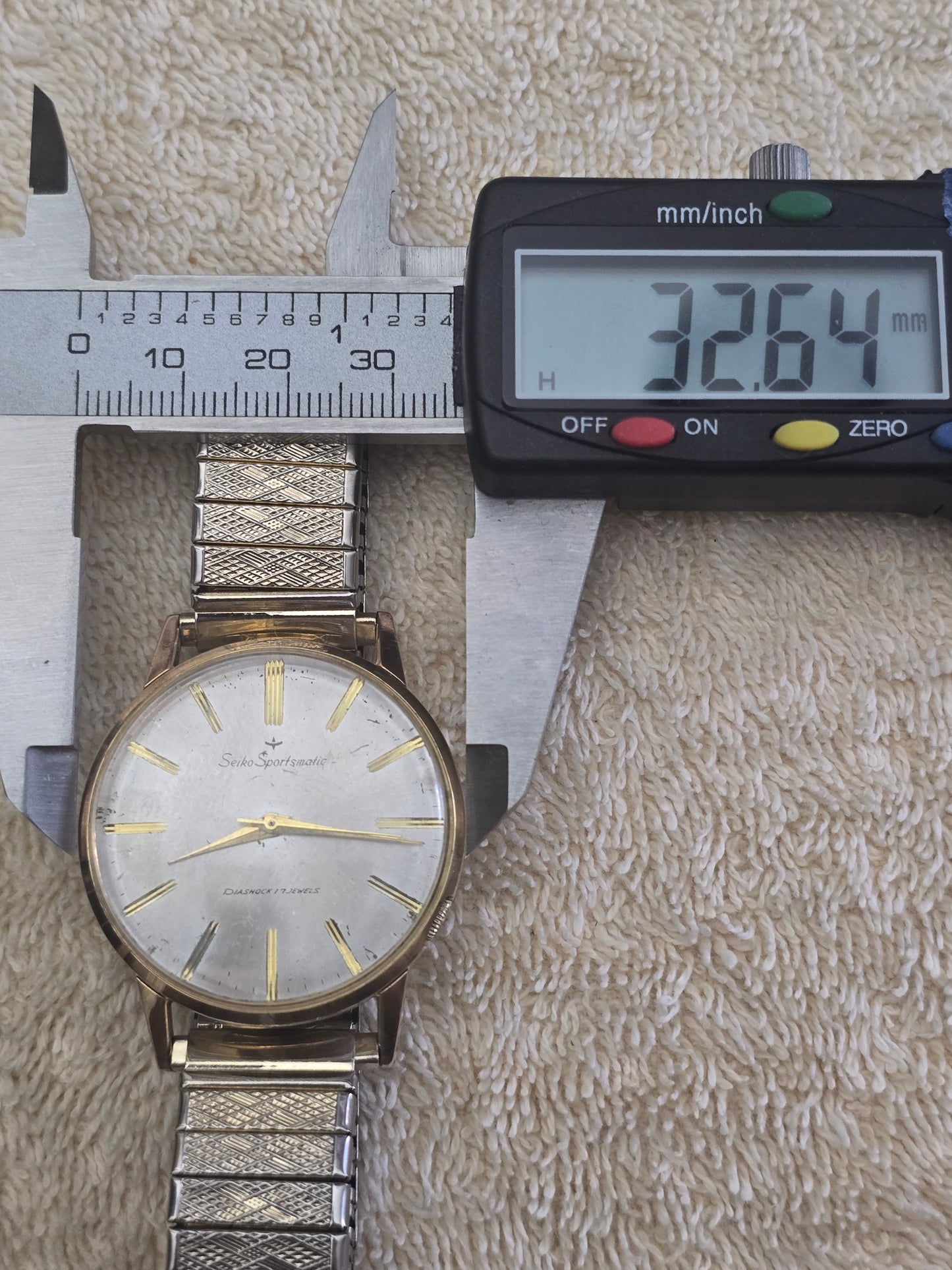 Vintage 1960's Seiko Sportsmatic Diashock 17 jewels automatic wristwatch