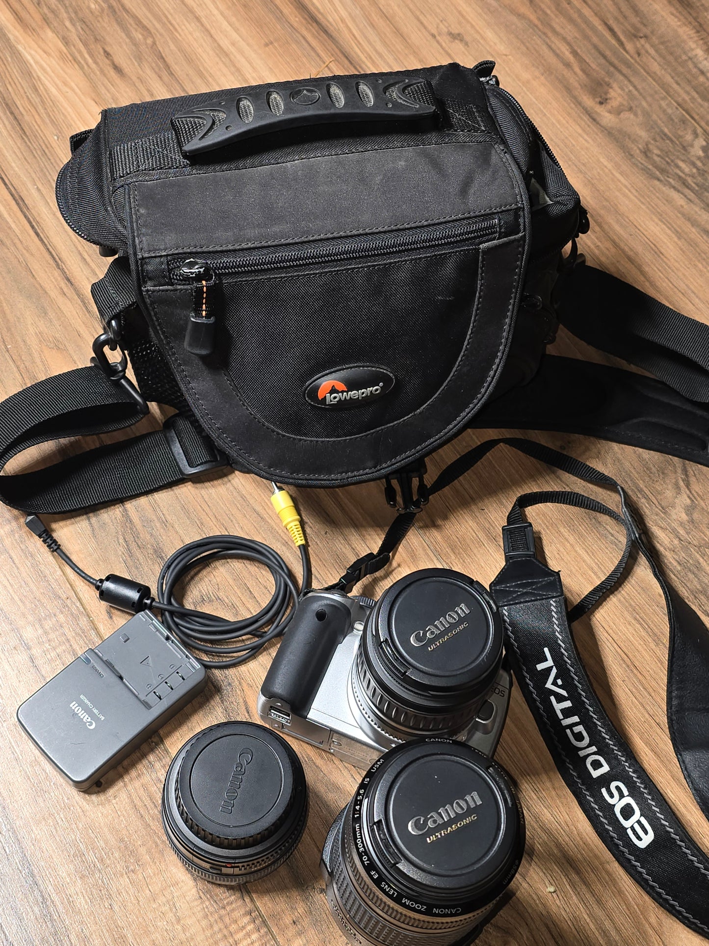 Canon EOS Rebel XTI DSLR Digital SLR, plus two extra lenses