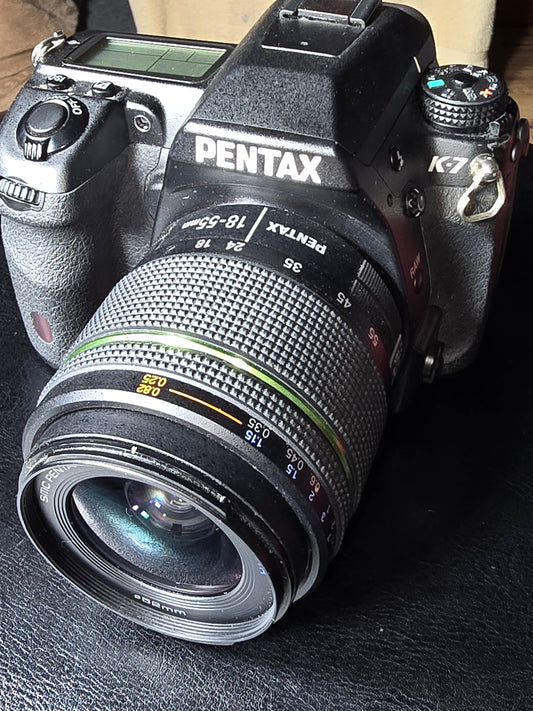 Pentax K7 DSLR 14.6 digital camera with extra lens