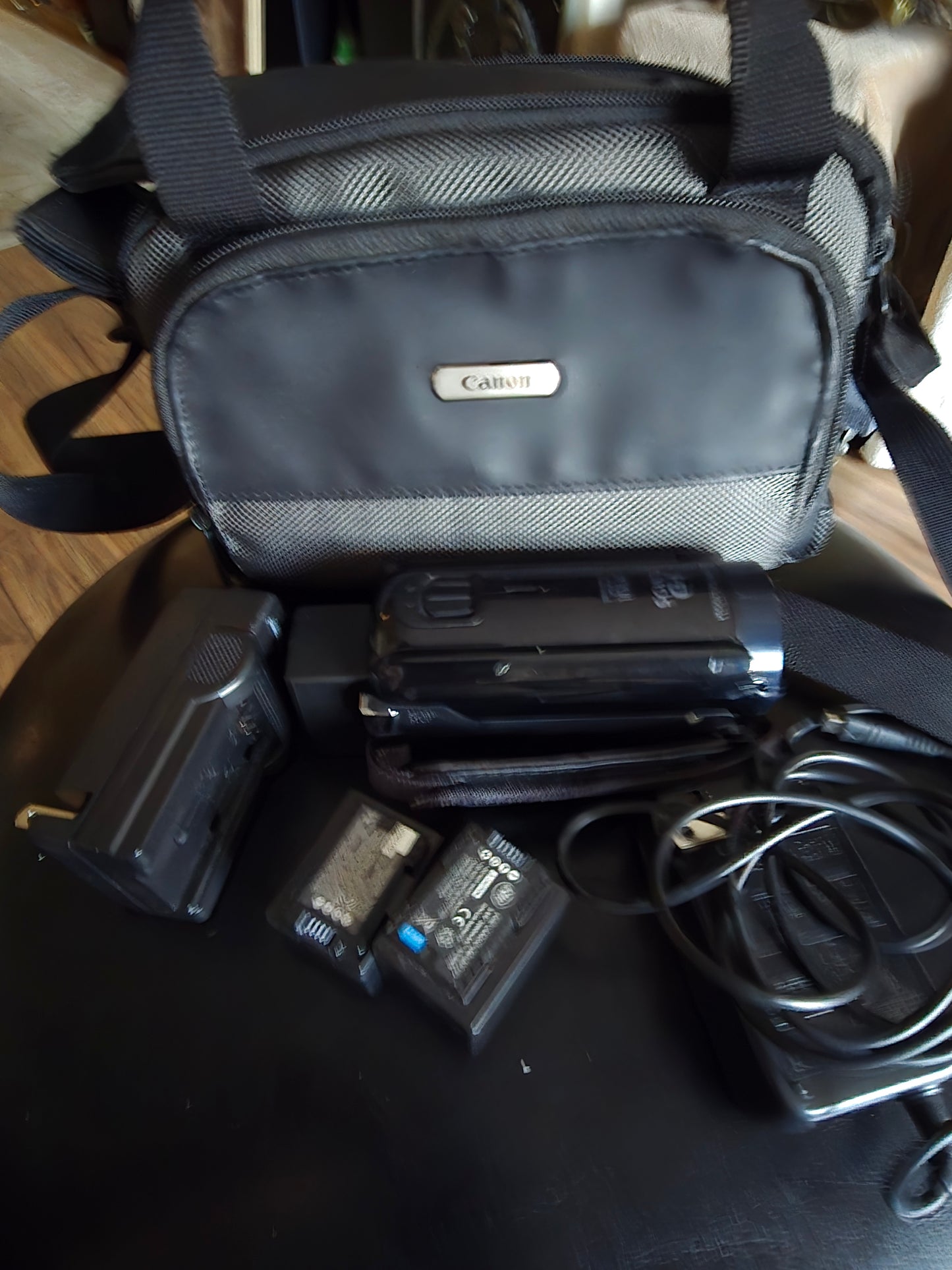 Canon HD CMOS Vixia HFR600