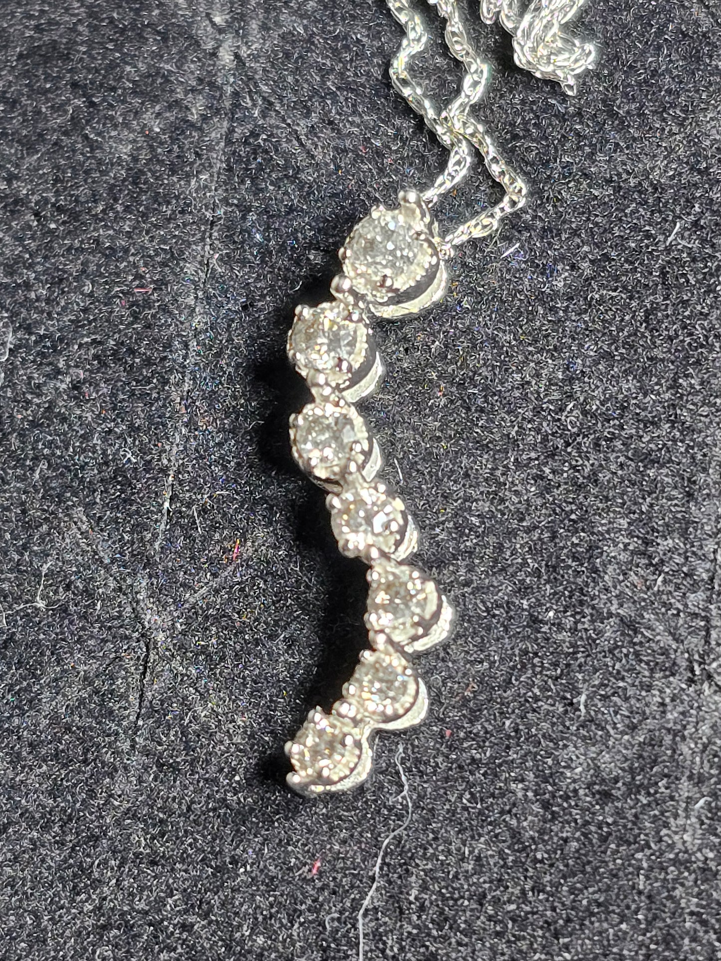 NEW 14K white gold 7 diamond journey pendant necklace