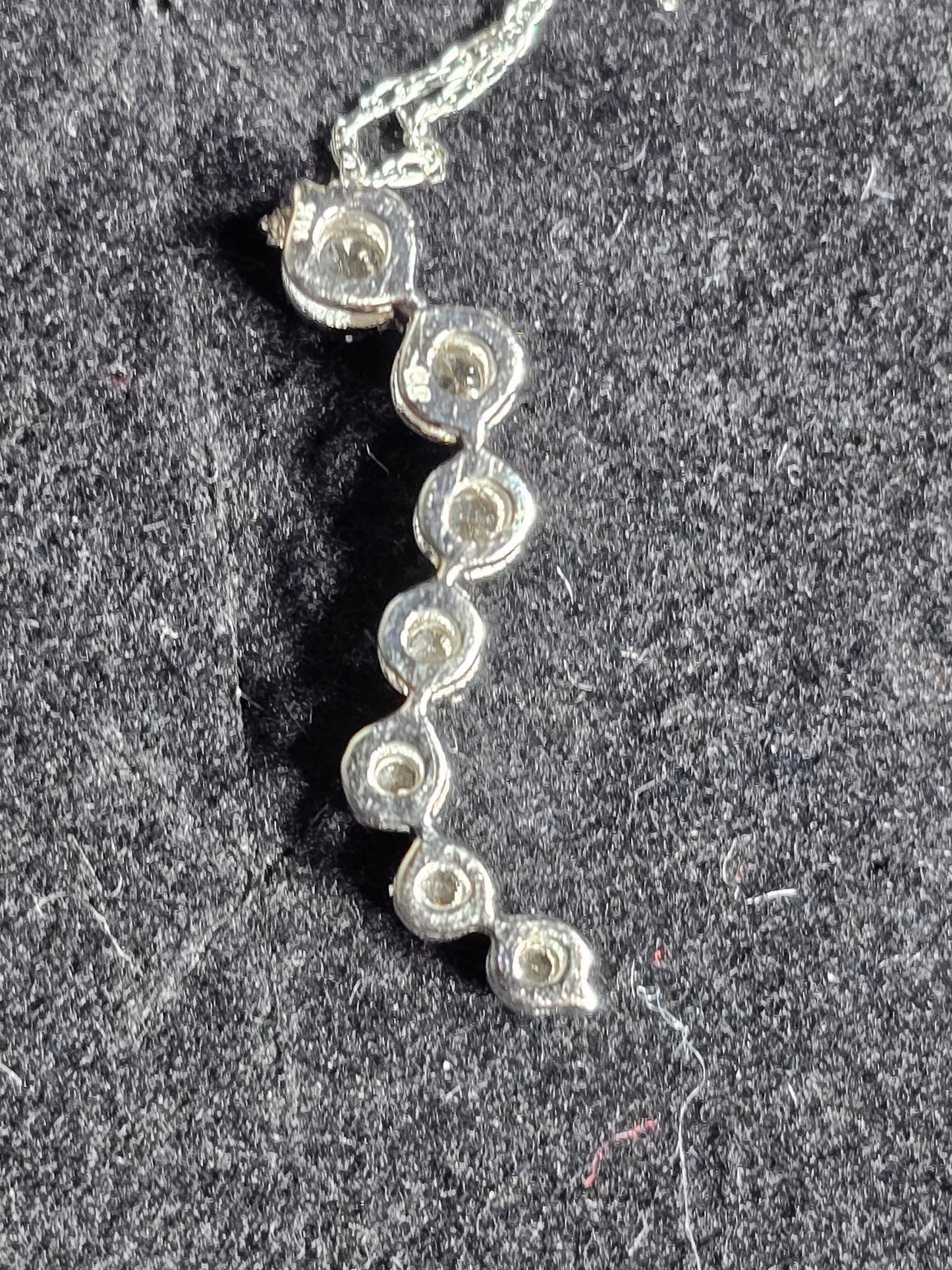 NEW 14K white gold 7 diamond journey pendant necklace