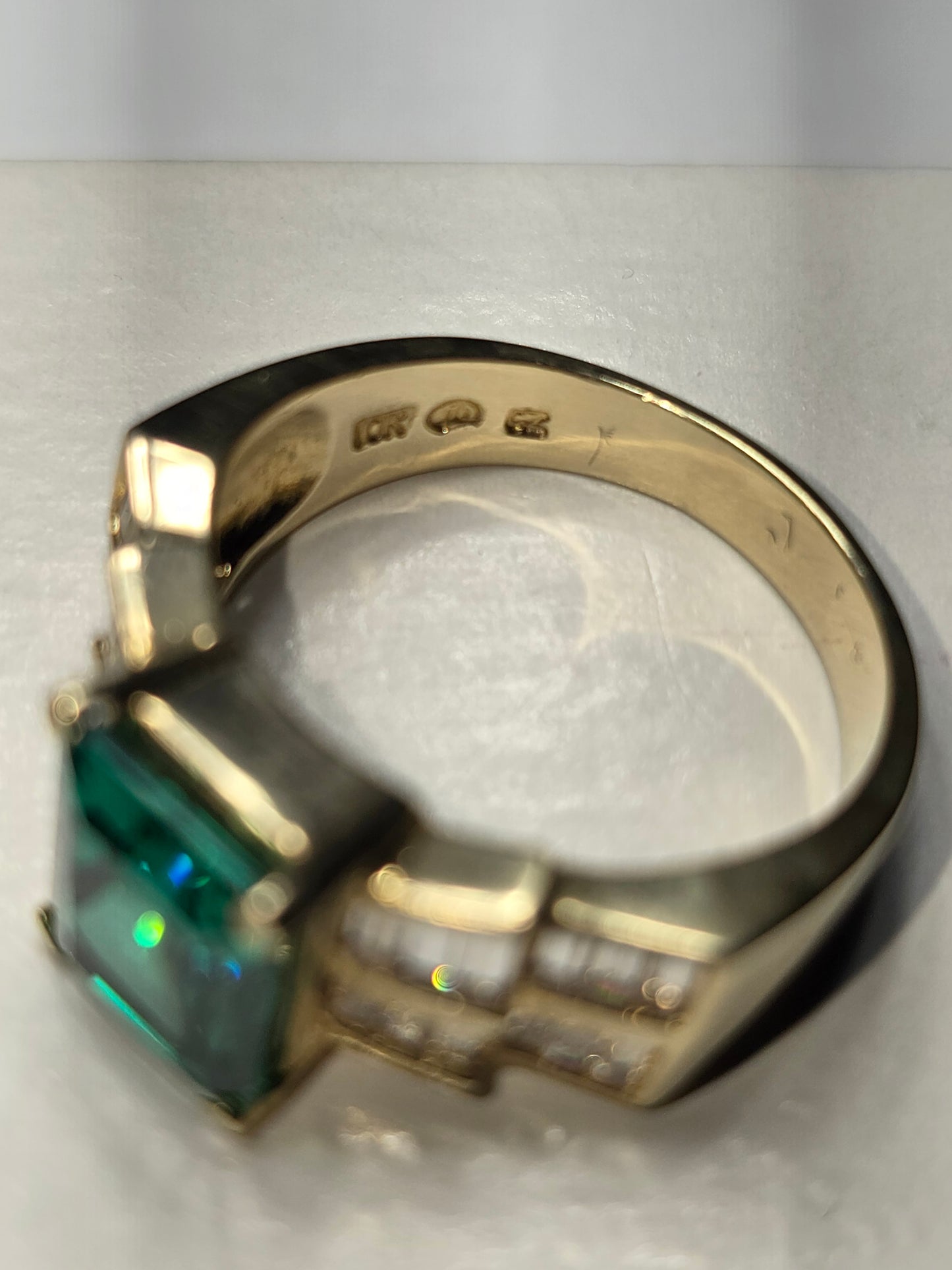 NEW 10kg Emerald and diamond simulated Engagement ring