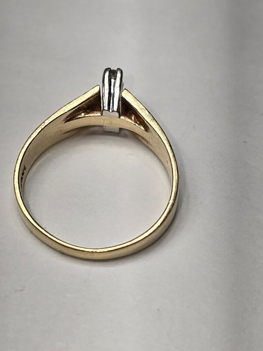 10k gold and diamonds ring