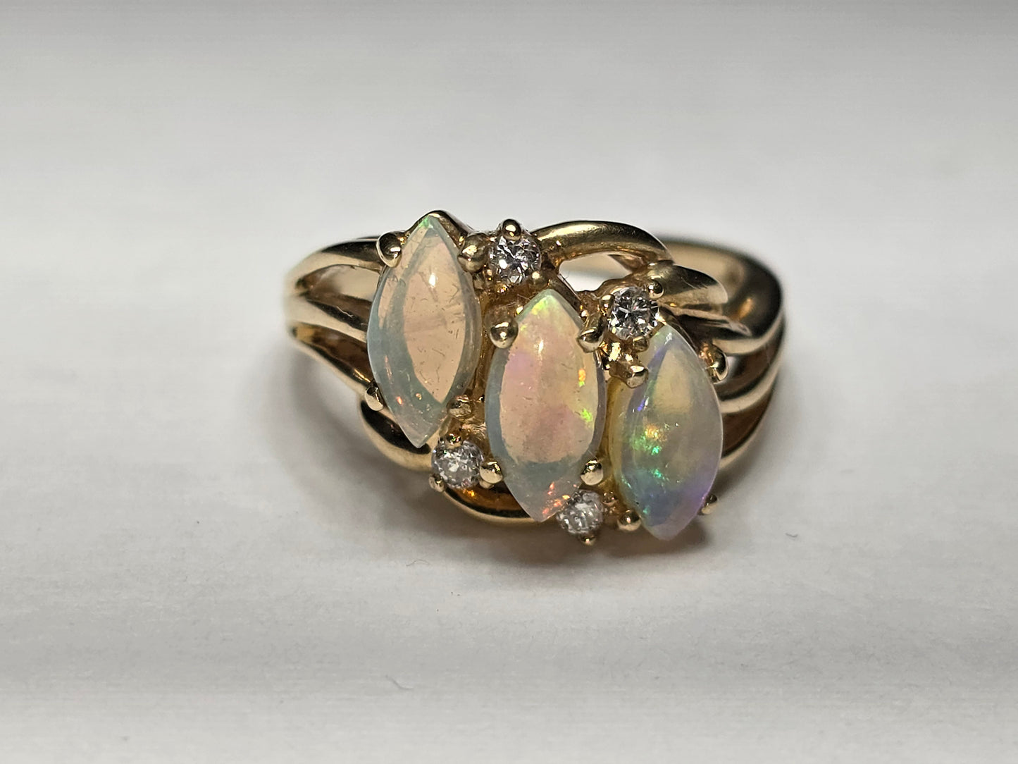 14k gold opals and diamonds ring