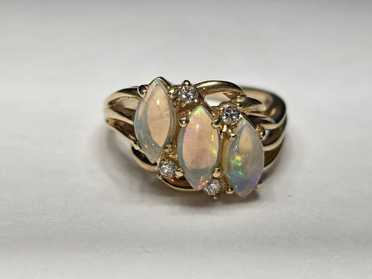 14k gold opals and diamonds ring
