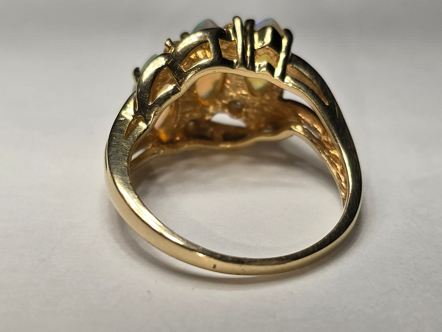 14k gold opals and diamonds ring