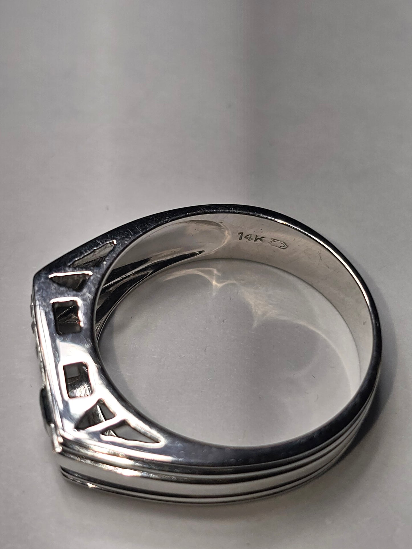 NEW 14k white gold diamonds and sapphire men ring