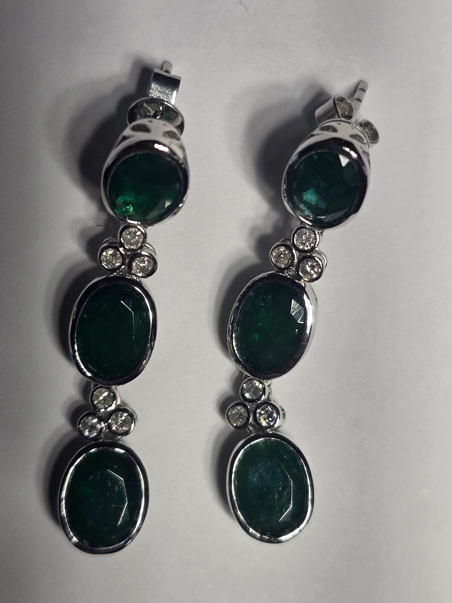NEW 6.77 carats, Platinum drop earrings with oval cut Emeralds Beryl and round brilliant diamonds