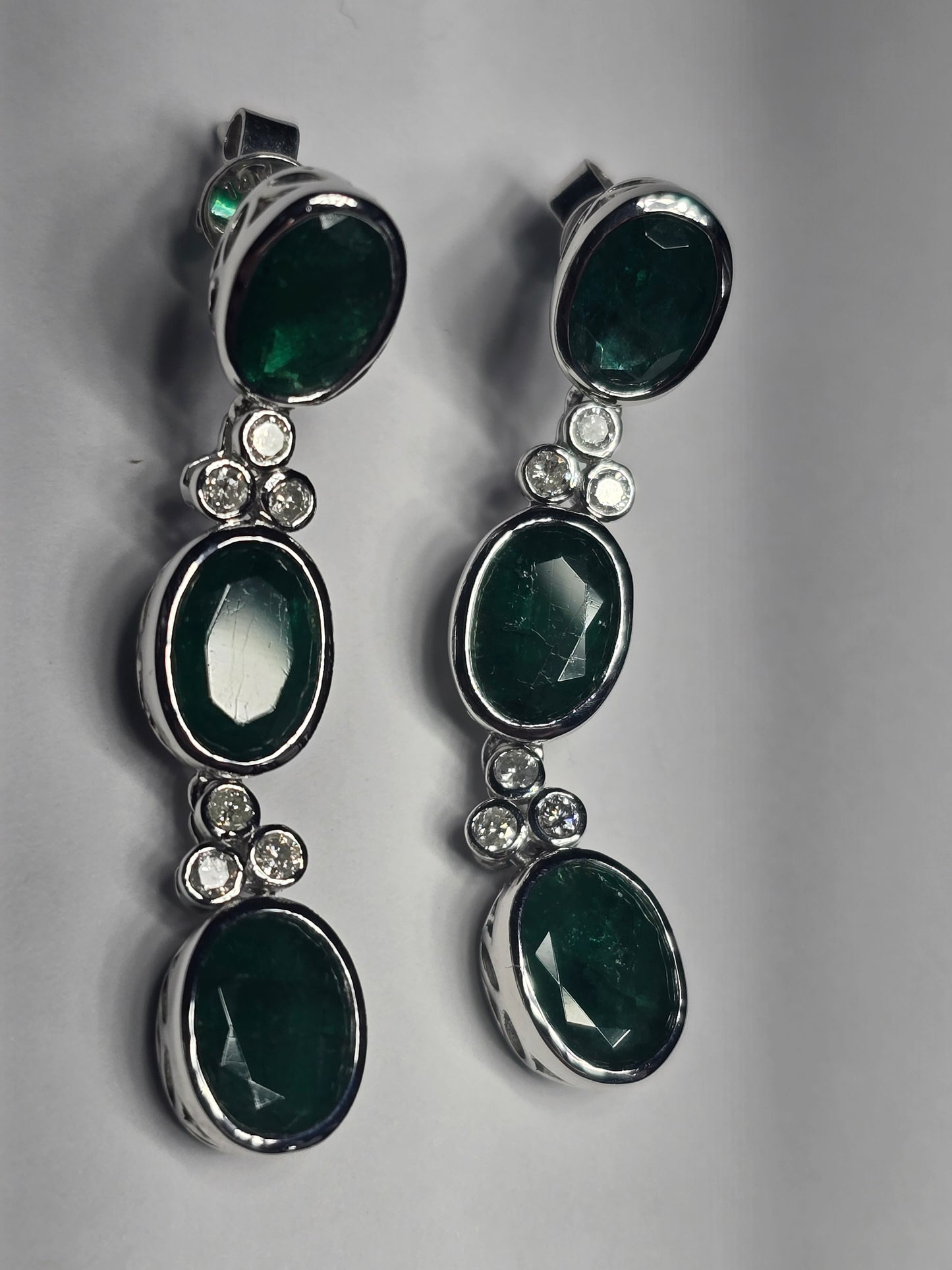 NEW 6.77 carats, Platinum drop earrings with oval cut Emeralds Beryl and round brilliant diamonds