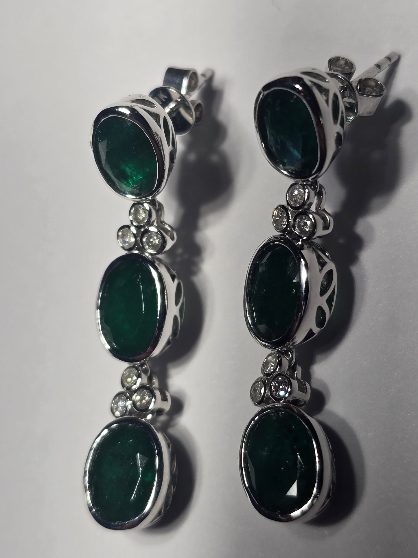 NEW 6.77 carats, Platinum drop earrings with oval cut Emeralds Beryl and round brilliant diamonds