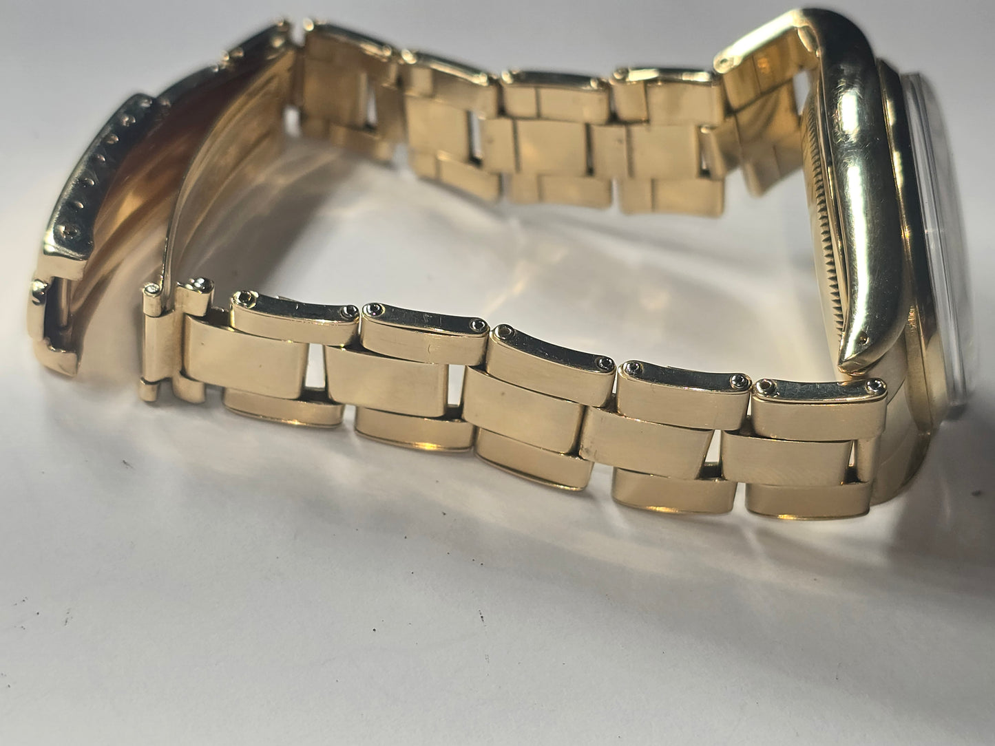 SCARSE ROLEX OYSTER PERPETUAL 14KYG (CIRCA 1959) REF 6564