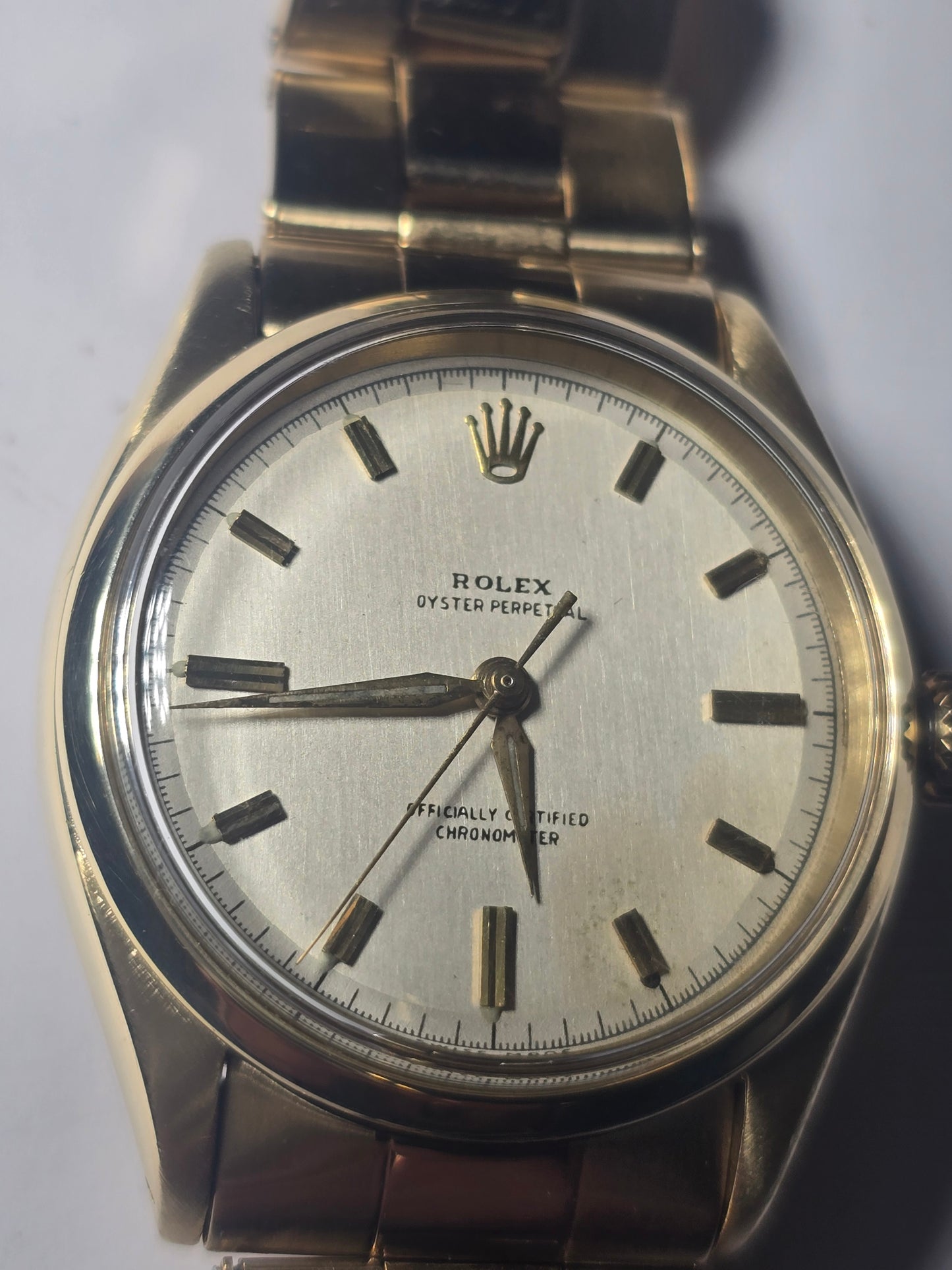 SCARSE ROLEX OYSTER PERPETUAL 14KYG (CIRCA 1959) REF 6564
