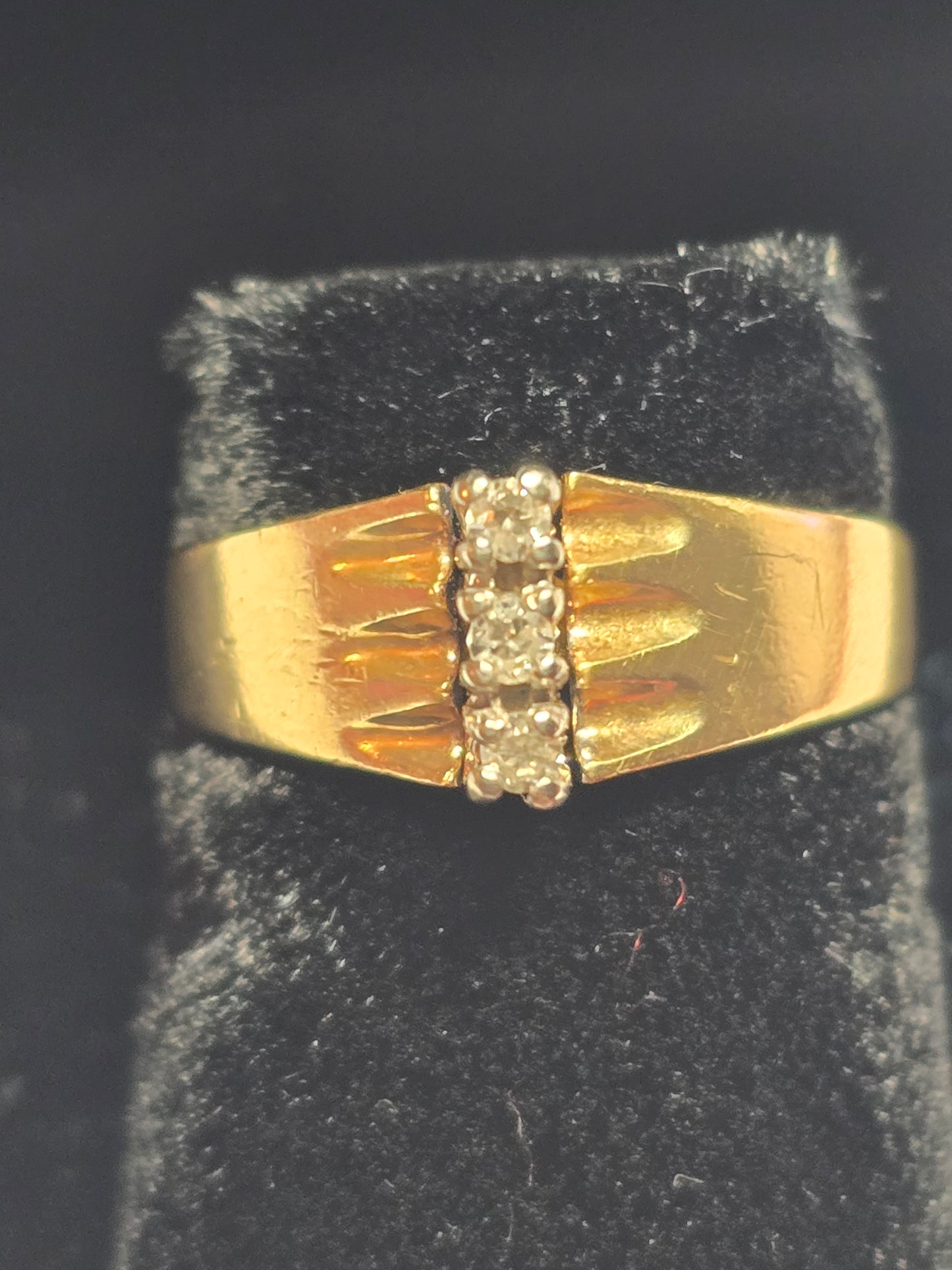 10k gold and diamonds ring