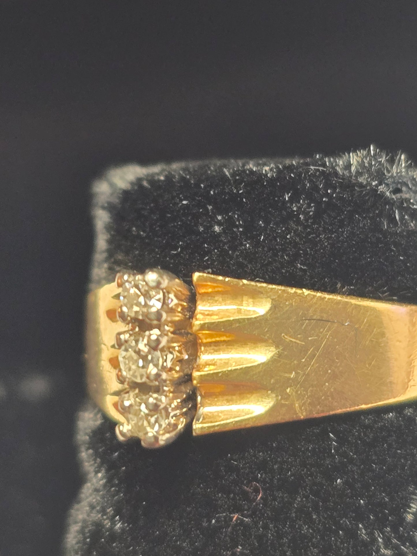 10k gold and diamonds ring
