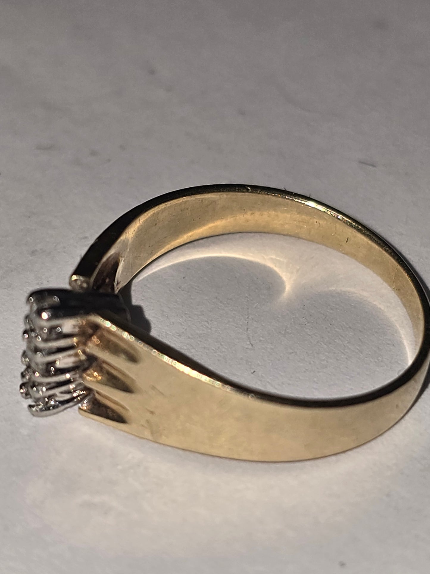 10k gold and diamonds ring