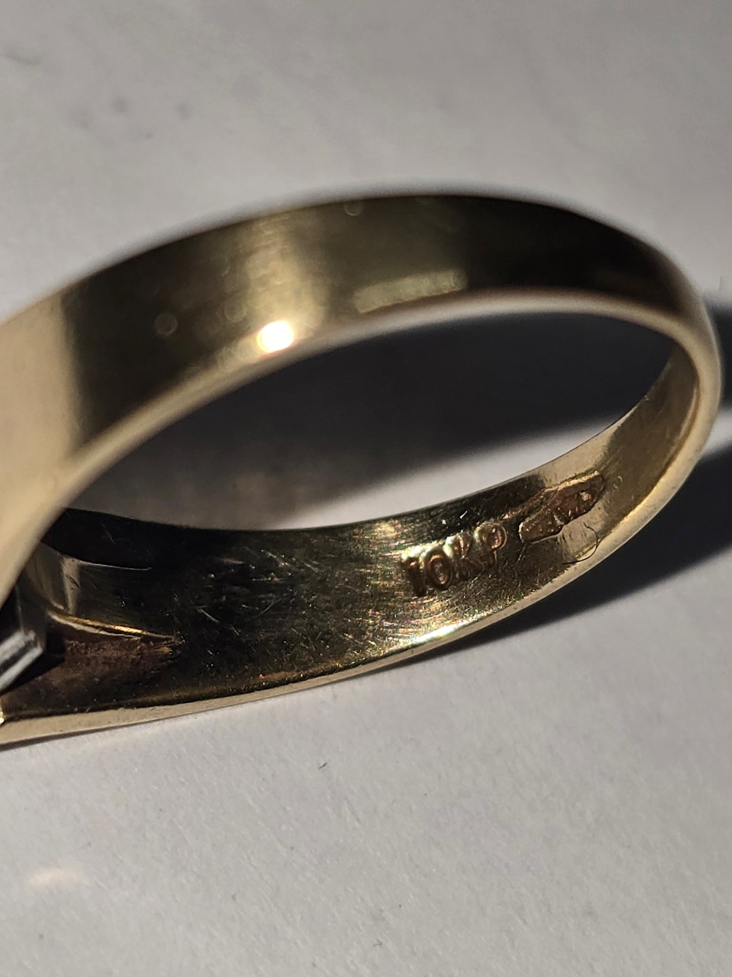 10k gold and diamonds ring