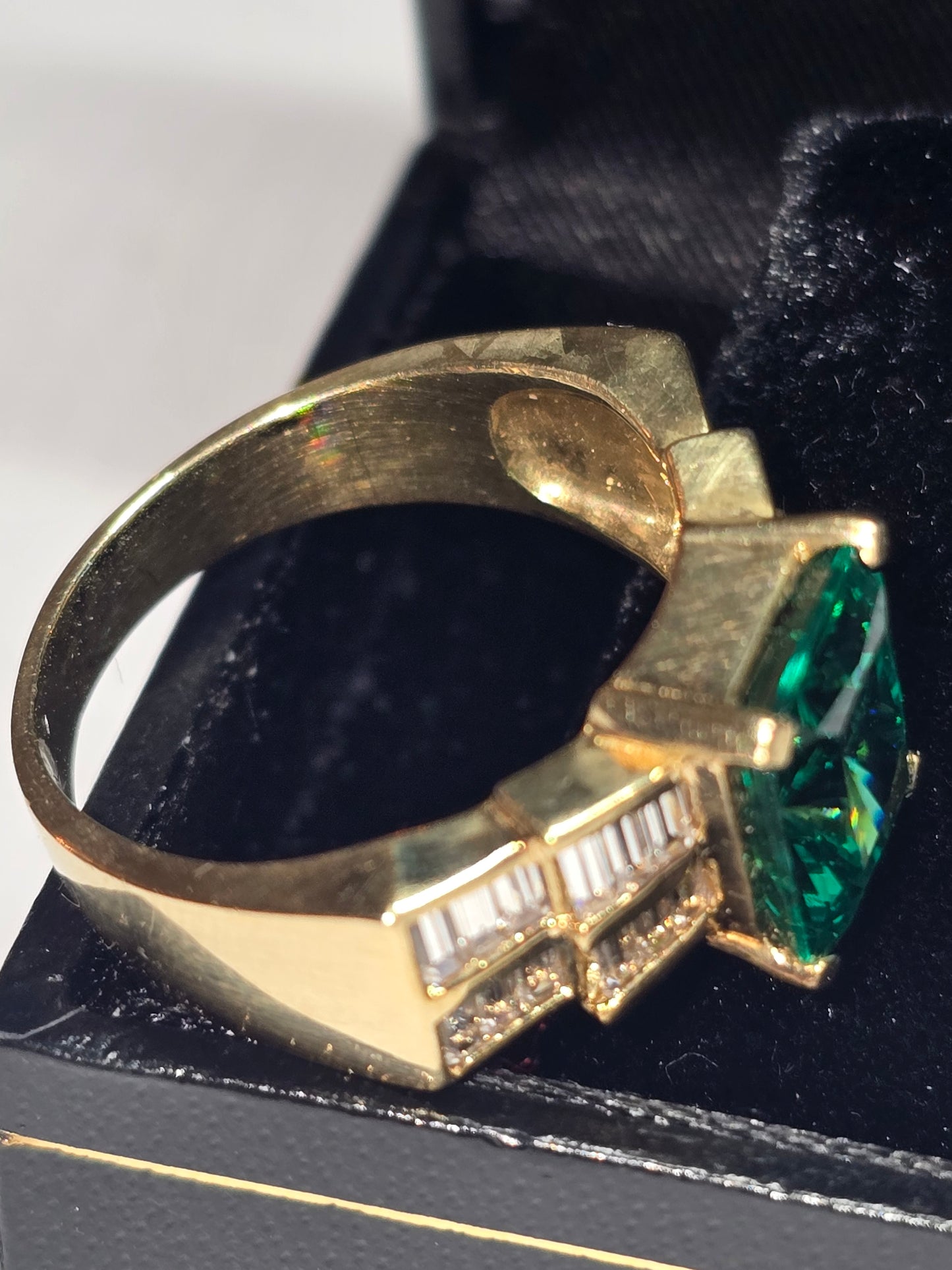 NEW 10kg Emerald and diamond simulated Engagement ring
