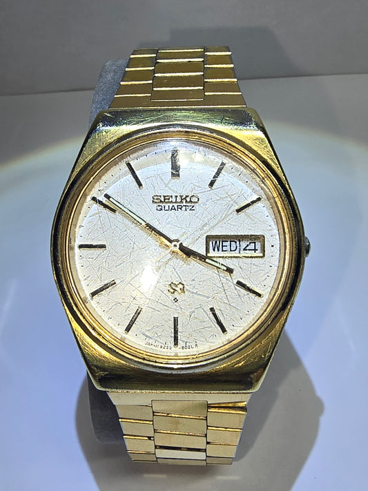 Vintage Seiko SQ 8223-8029 day-date quartz watch