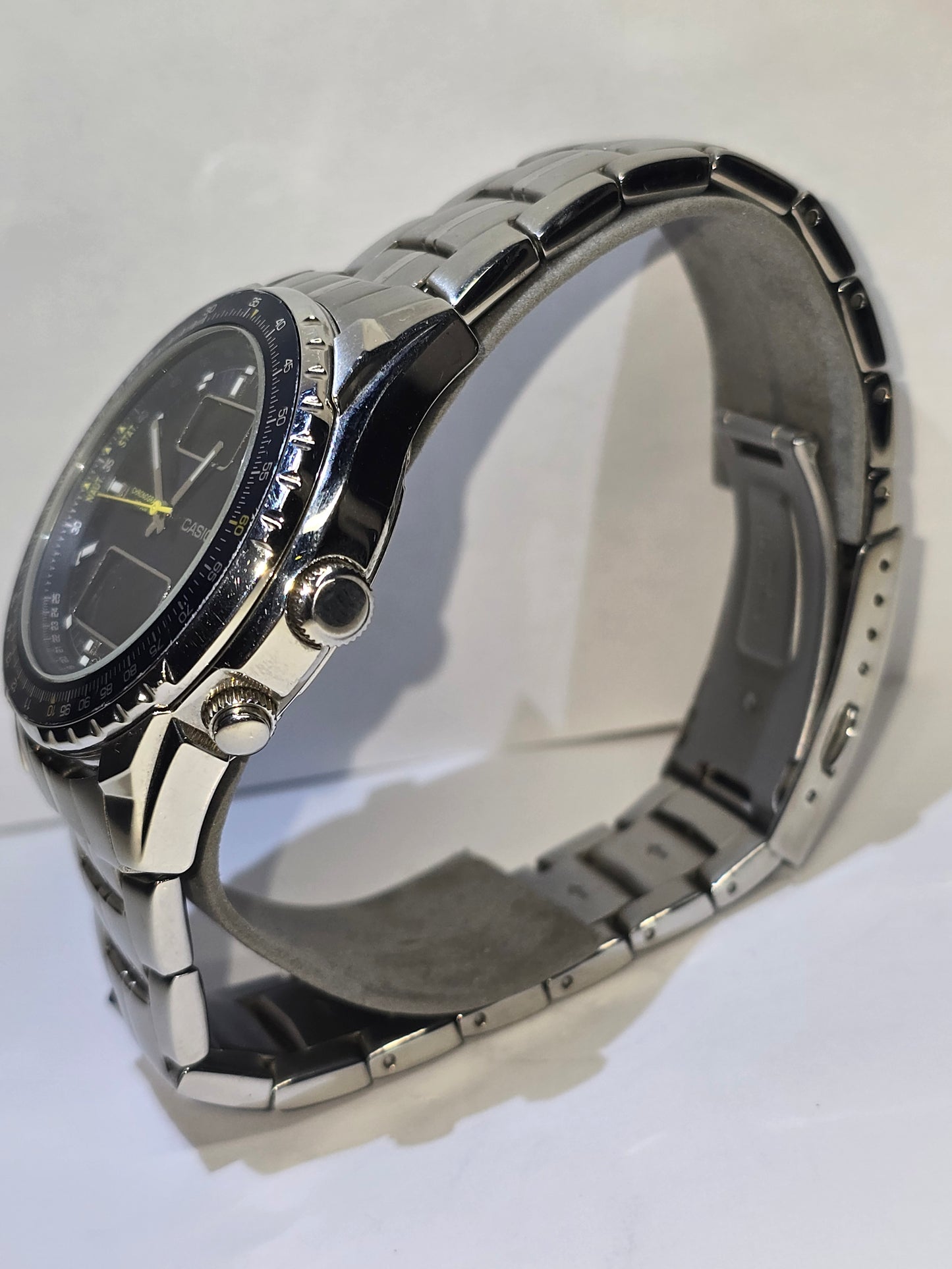 Vintage Casio MTP4700 world time, chronograph, analog, rotating bezel, digital watch