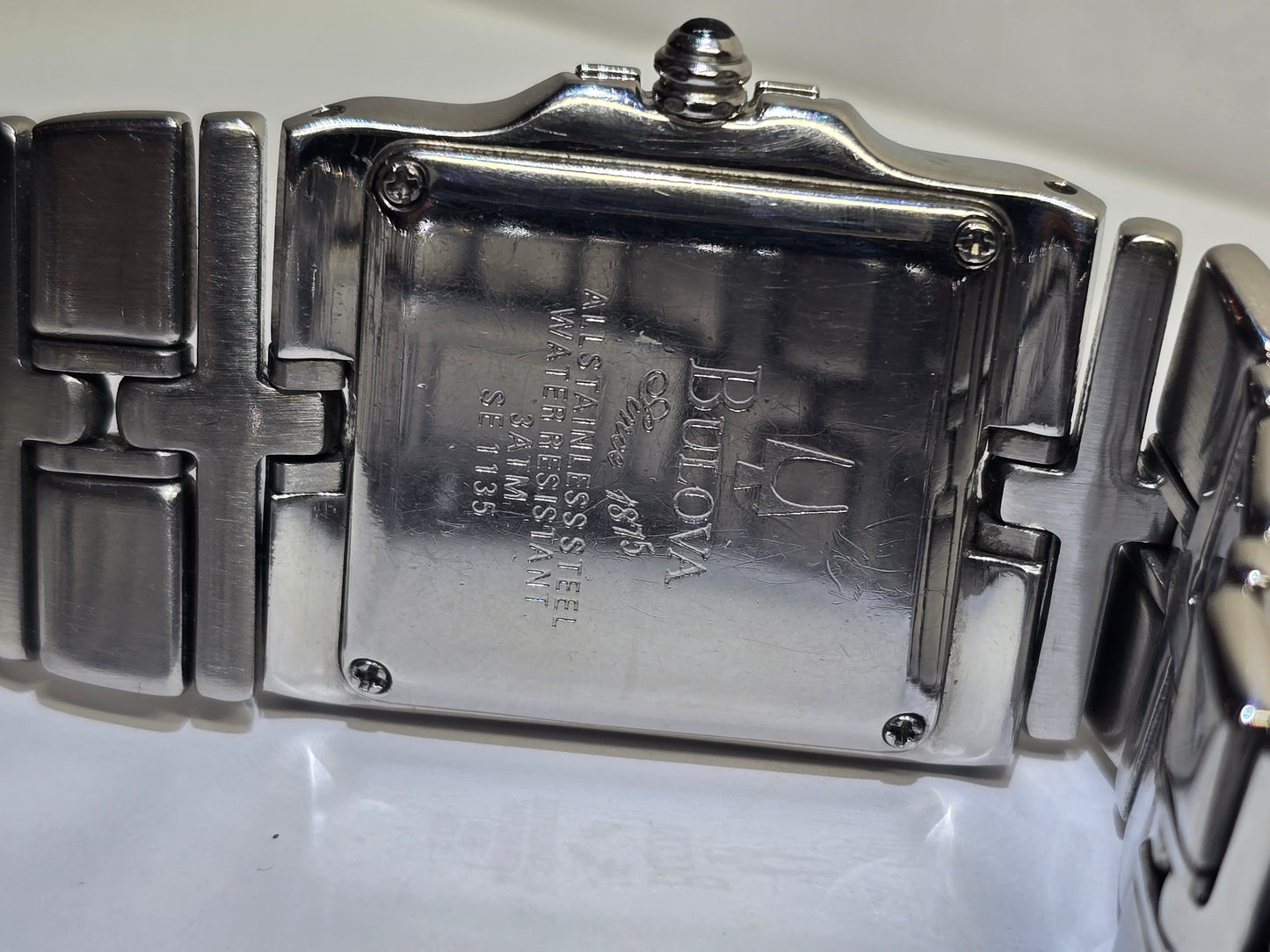 Bulova ref SE1135 date men's wristwatch