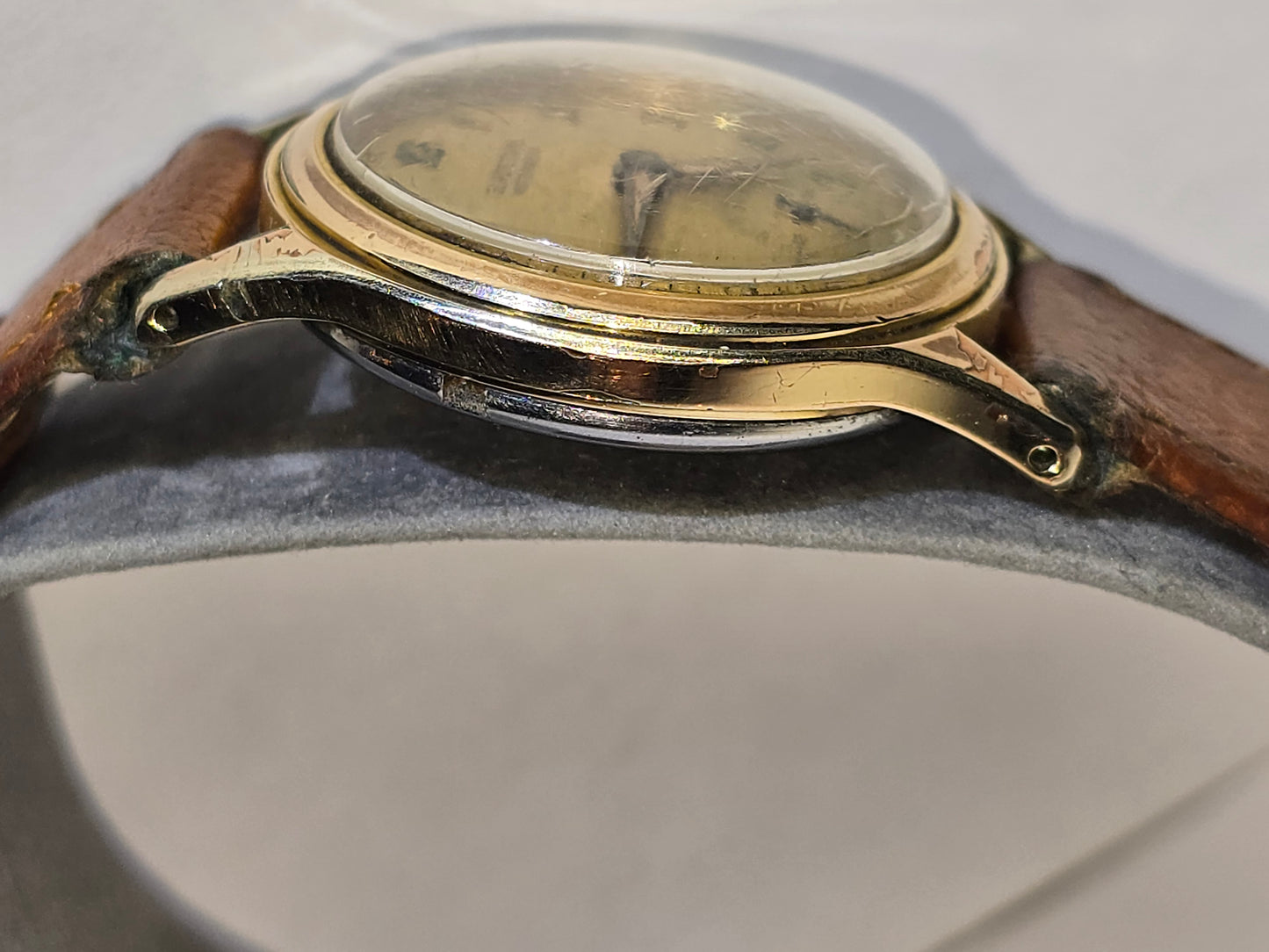 Vintage Gladstone hand winding 17 jewels Swiss-made men's watch