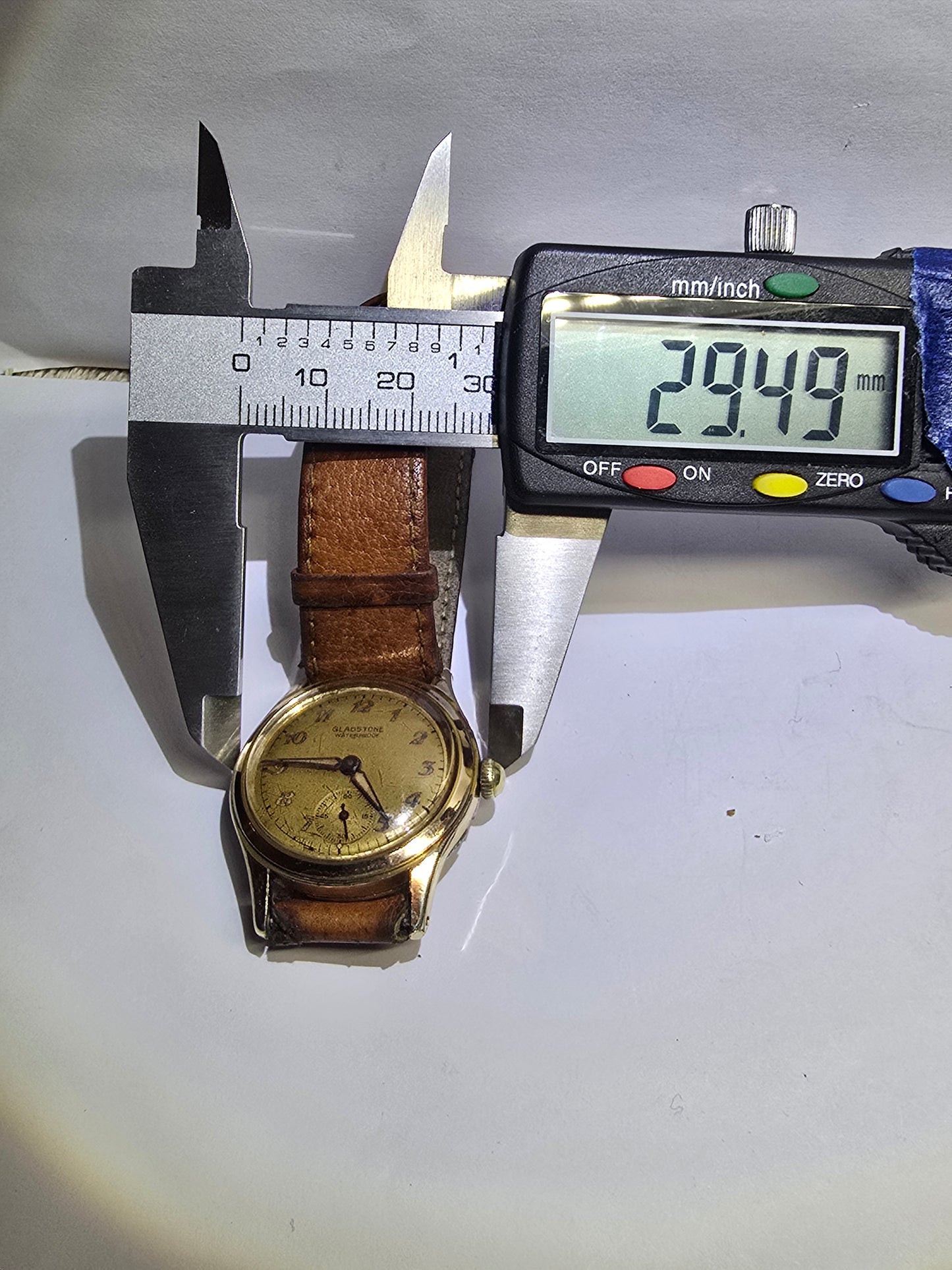 Vintage Gladstone hand winding 17 jewels Swiss-made men's watch