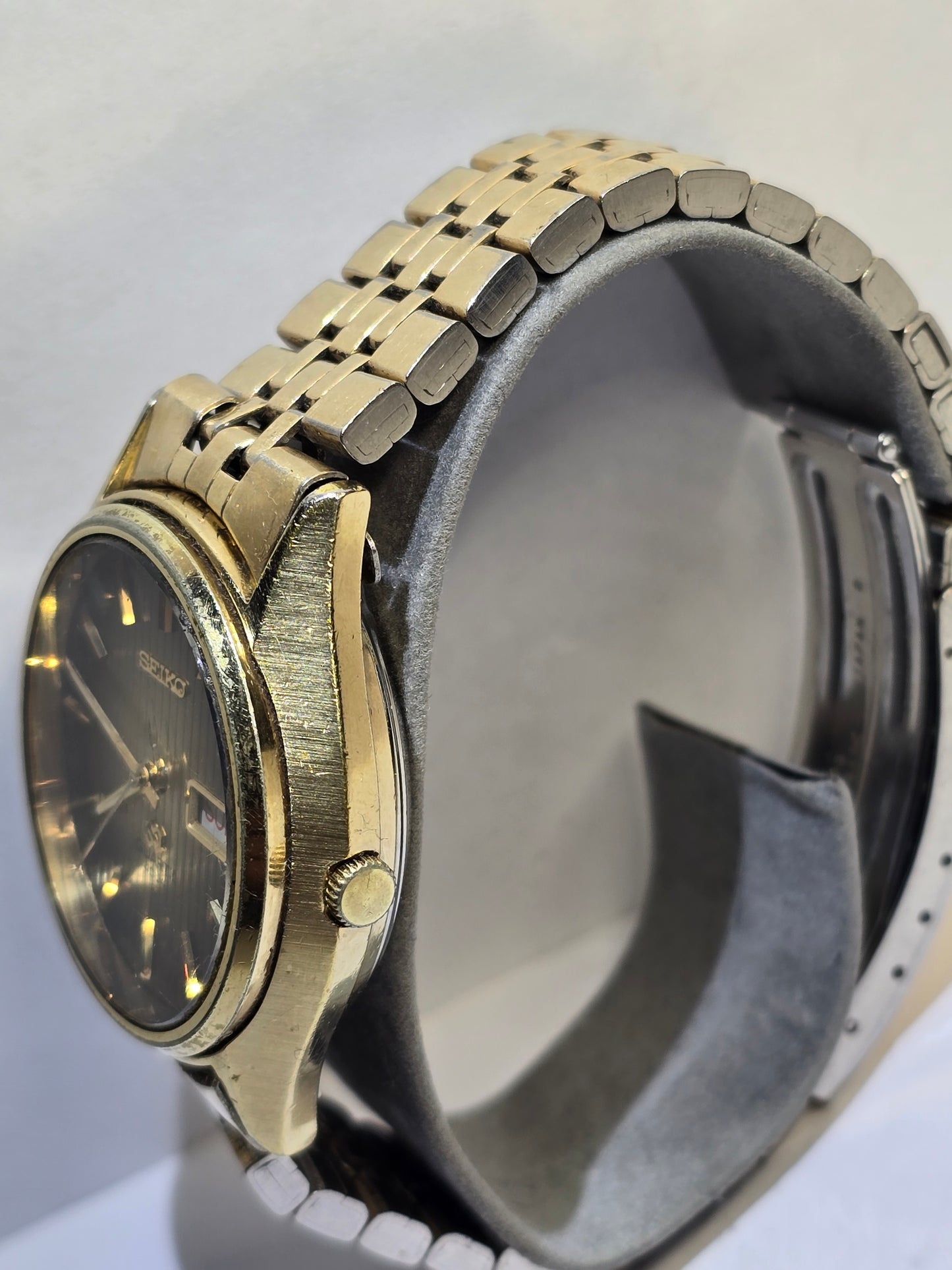 Vintage gold Seiko SQ quartz day date 4004 with original band