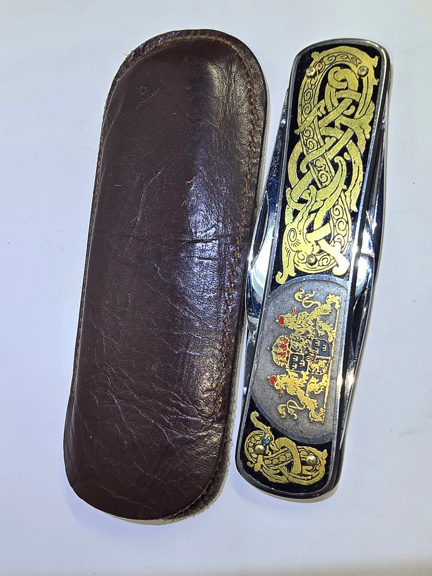 Vintage Emil Olsson Eskilstuna Sweeden coat of arms rampant lion pocketknife with pouch