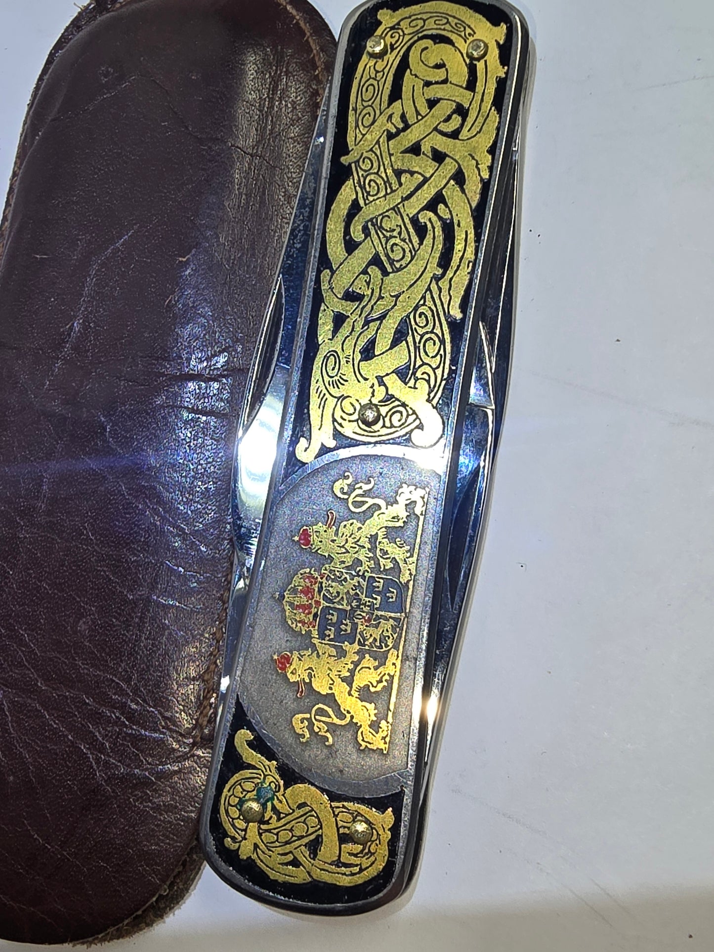 Vintage Emil Olsson Eskilstuna Sweeden coat of arms rampant lion pocketknife with pouch