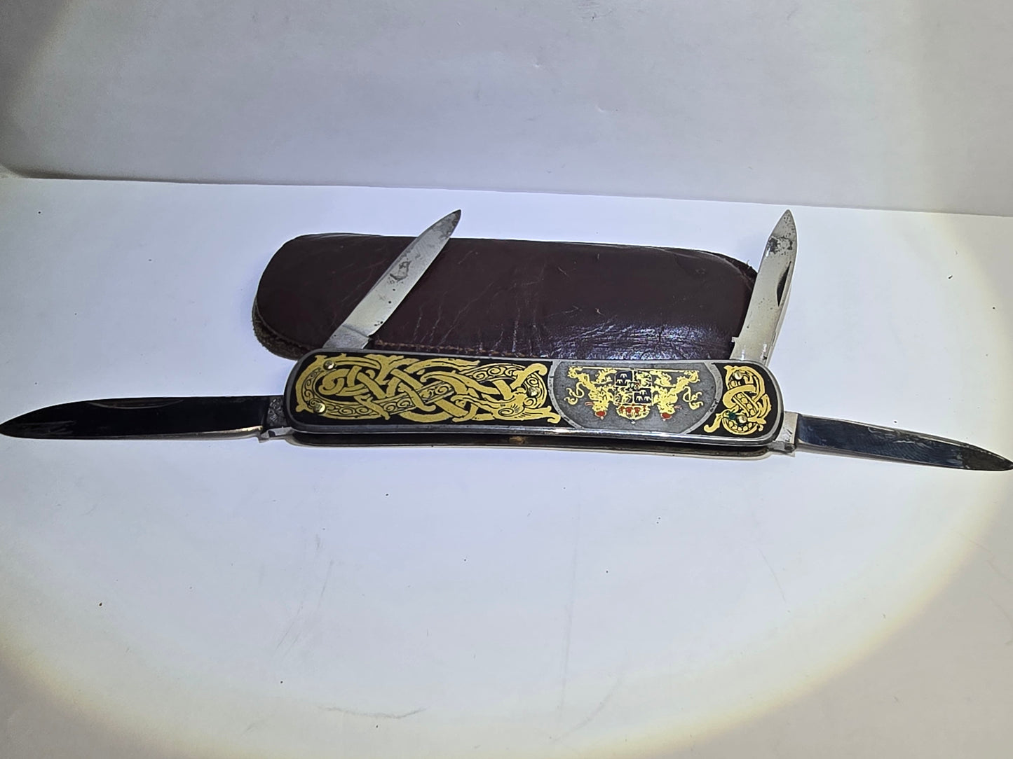 Vintage Emil Olsson Eskilstuna Sweeden coat of arms rampant lion pocketknife with pouch
