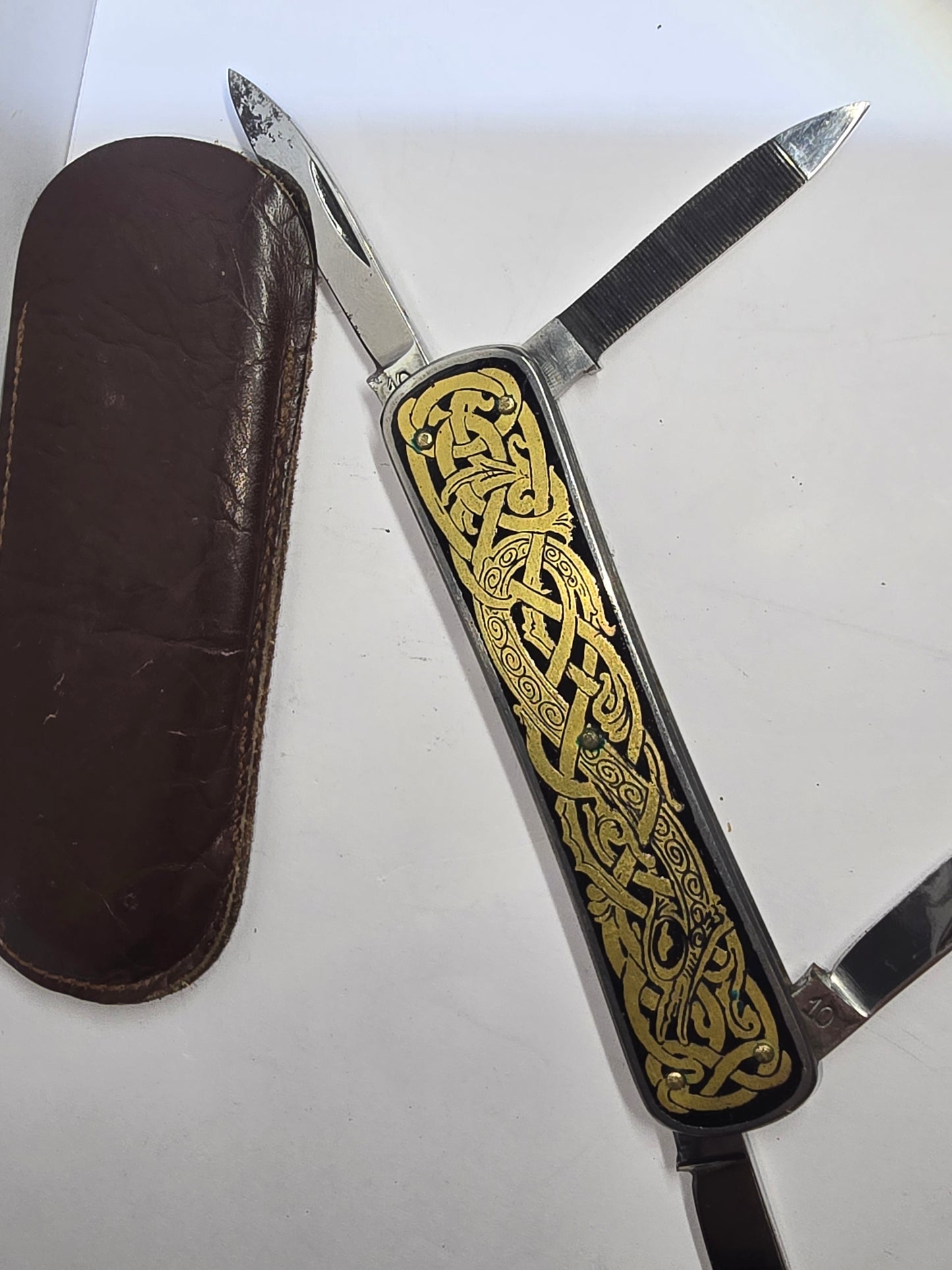 Vintage Emil Olsson Eskilstuna Sweeden coat of arms rampant lion pocketknife with pouch