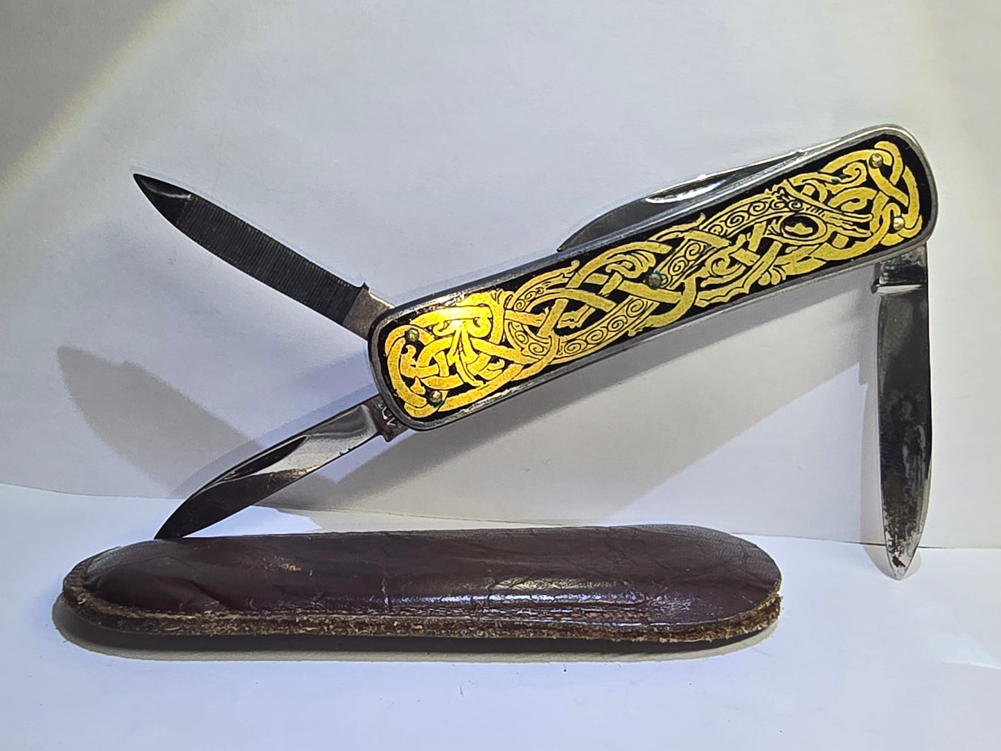 Vintage Emil Olsson Eskilstuna Sweeden coat of arms rampant lion pocketknife with pouch