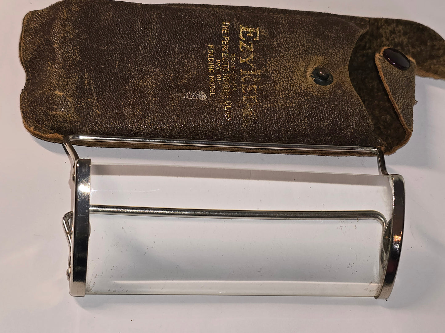 Antique Apex Ezy Rede desk magnifying glass with leather pouch