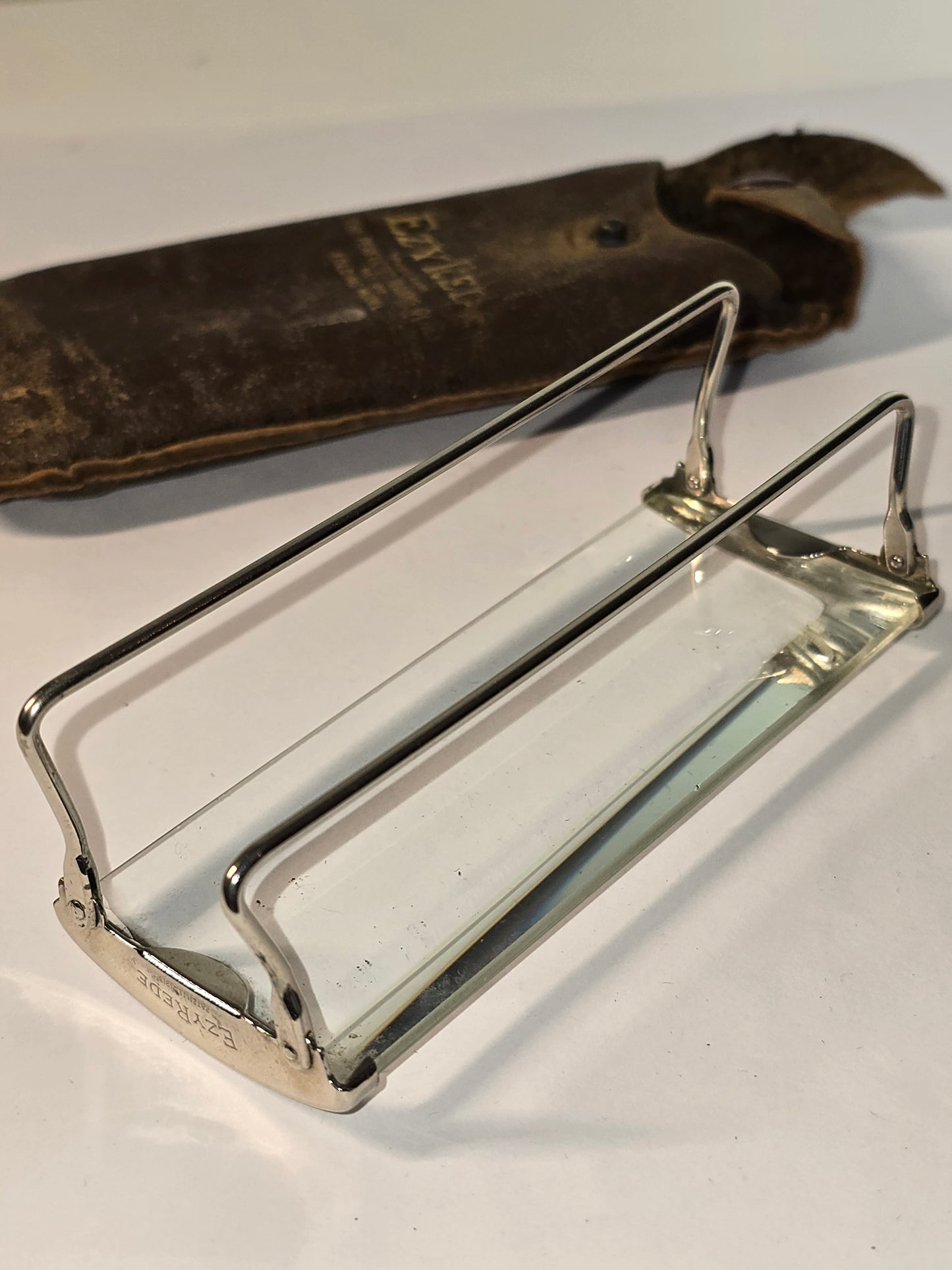 Antique Apex Ezy Rede desk magnifying glass with leather pouch