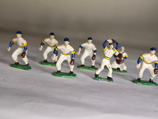 Vintage rare set of 7 cast iron miniature baseball players