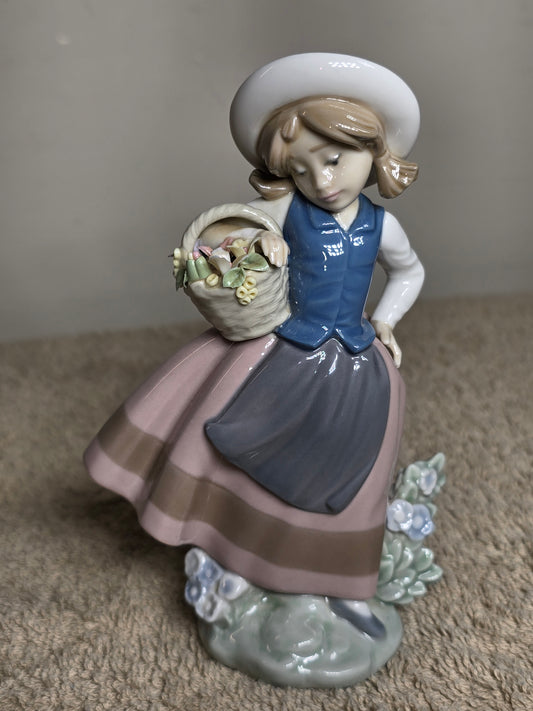 Vintage retired "Sweet Scent" Lladro
