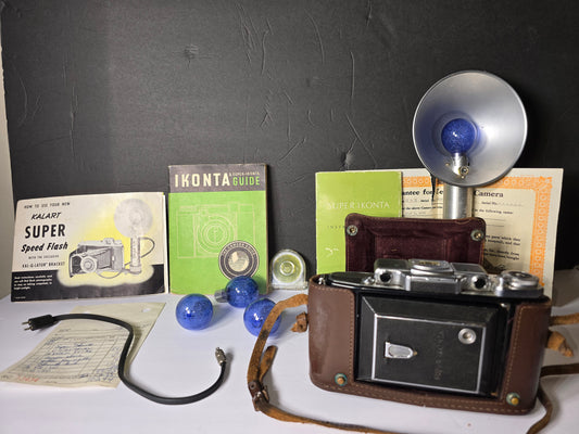 Vintage Zeiss Ikon Super Ikonta II 2 1/4" x 3 1/4 with super speed flash case and papers